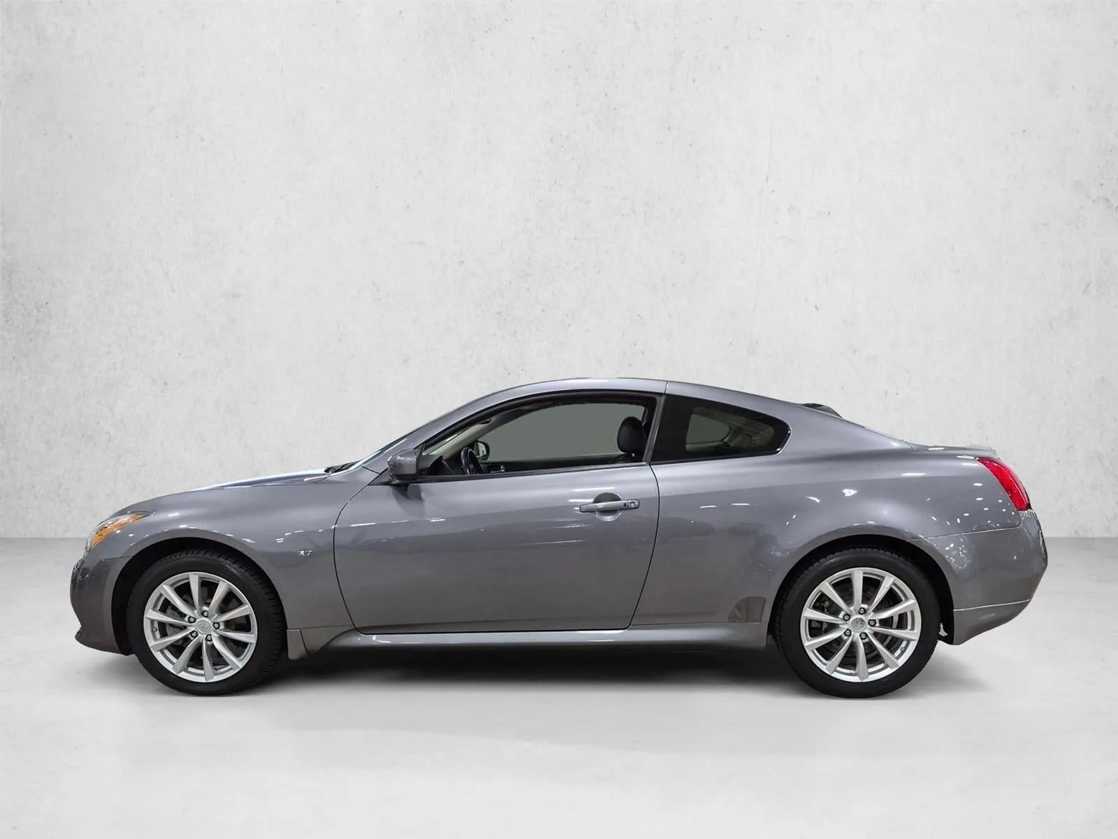2015 INFINITI Q60 Coupe AWD photo 9
