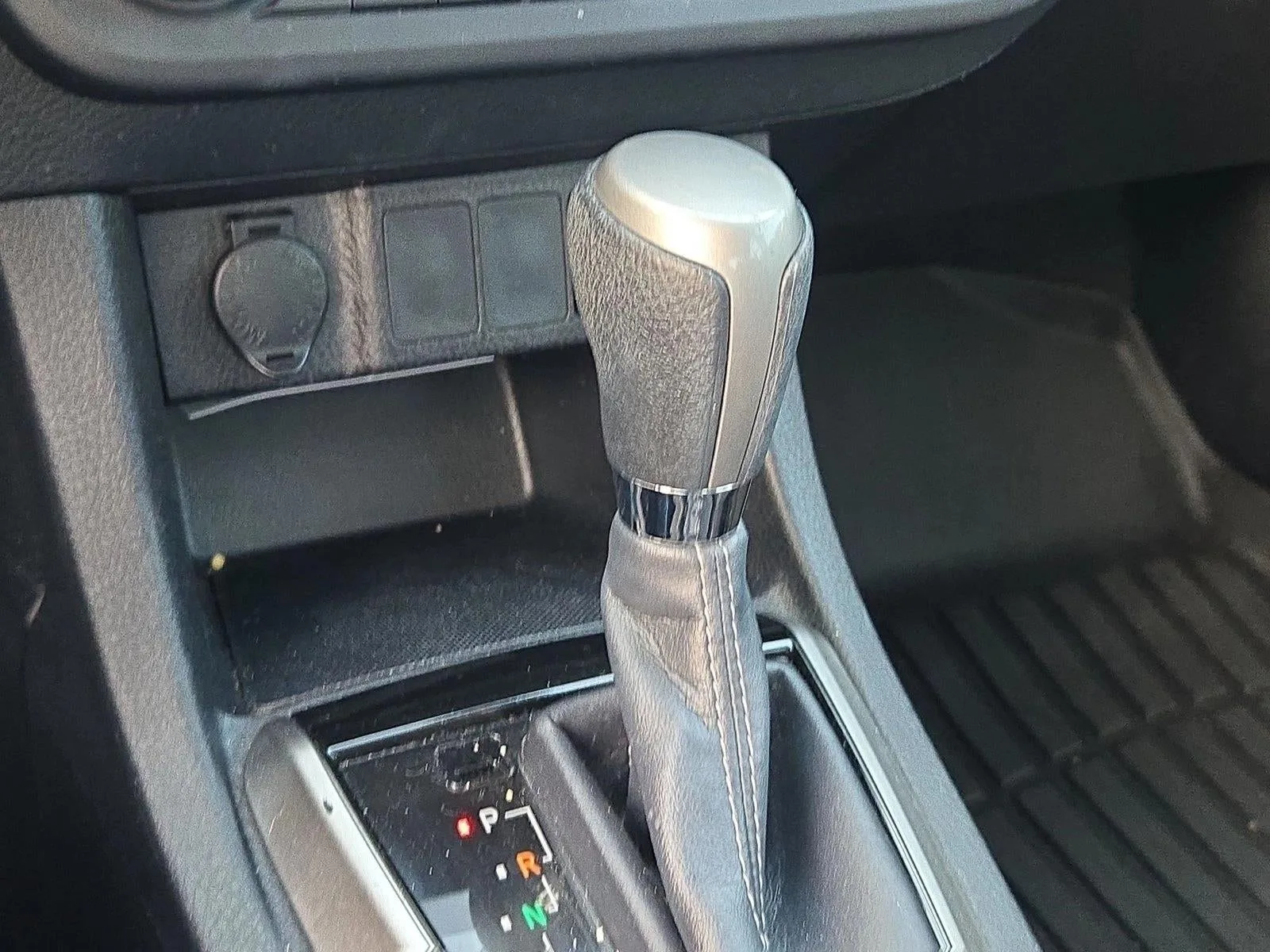 2016 Toyota Corolla 4dr Sdn CVT Auto S Plus (Natl) photo 11