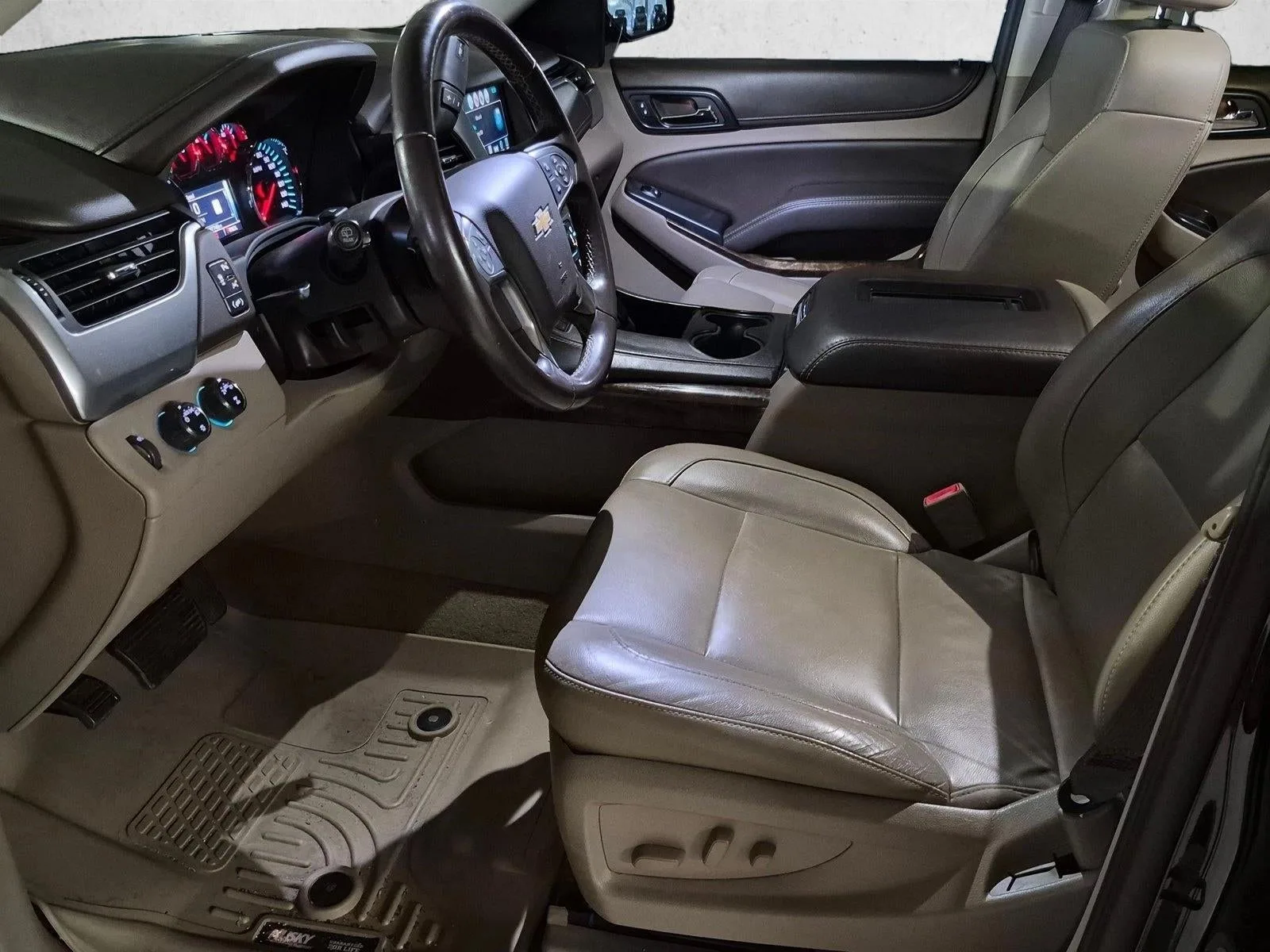 2017 Chevrolet Tahoe LT photo 12