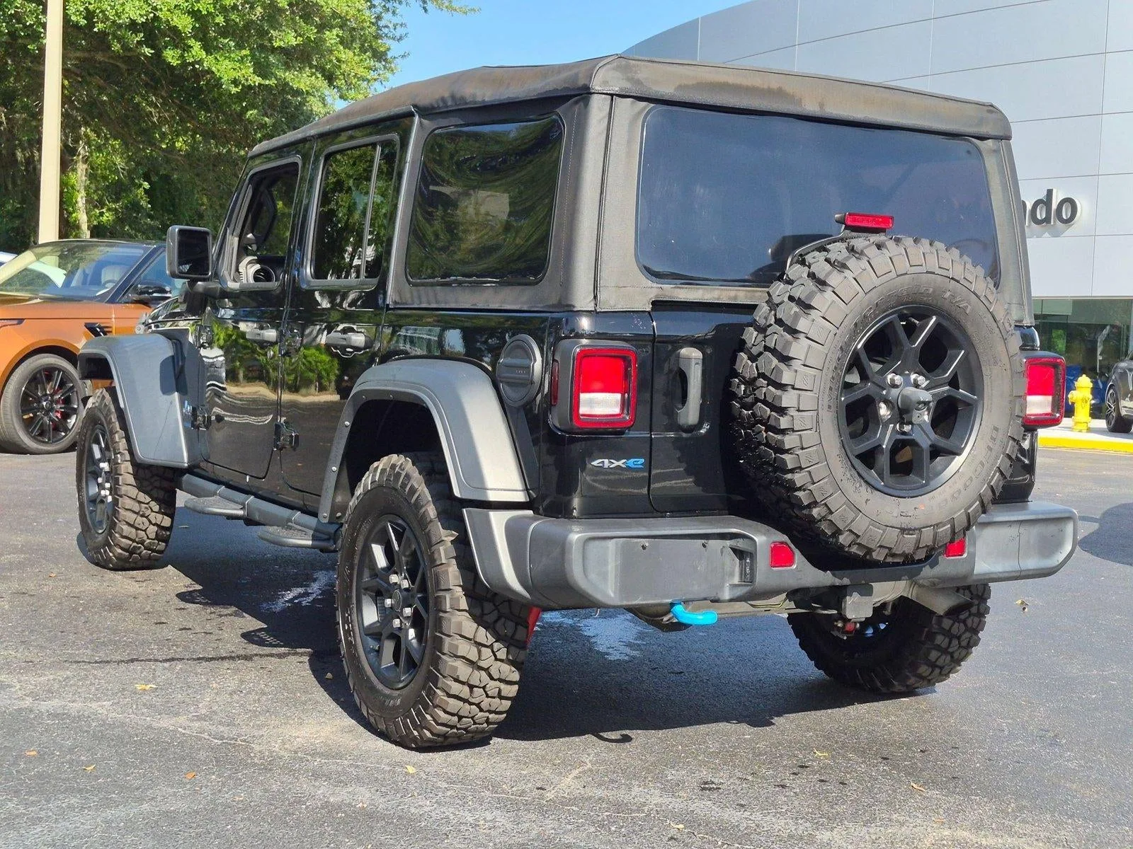 2023 Jeep Wrangler 4xe 4x4 photo 3