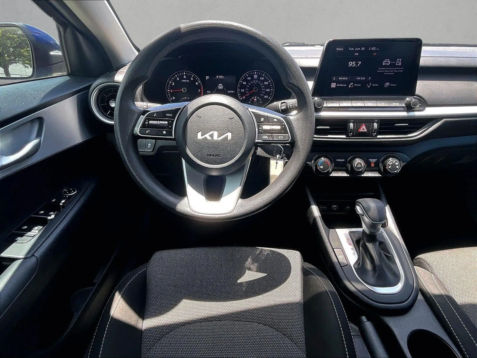 2024 Kia Forte LXS photo 7