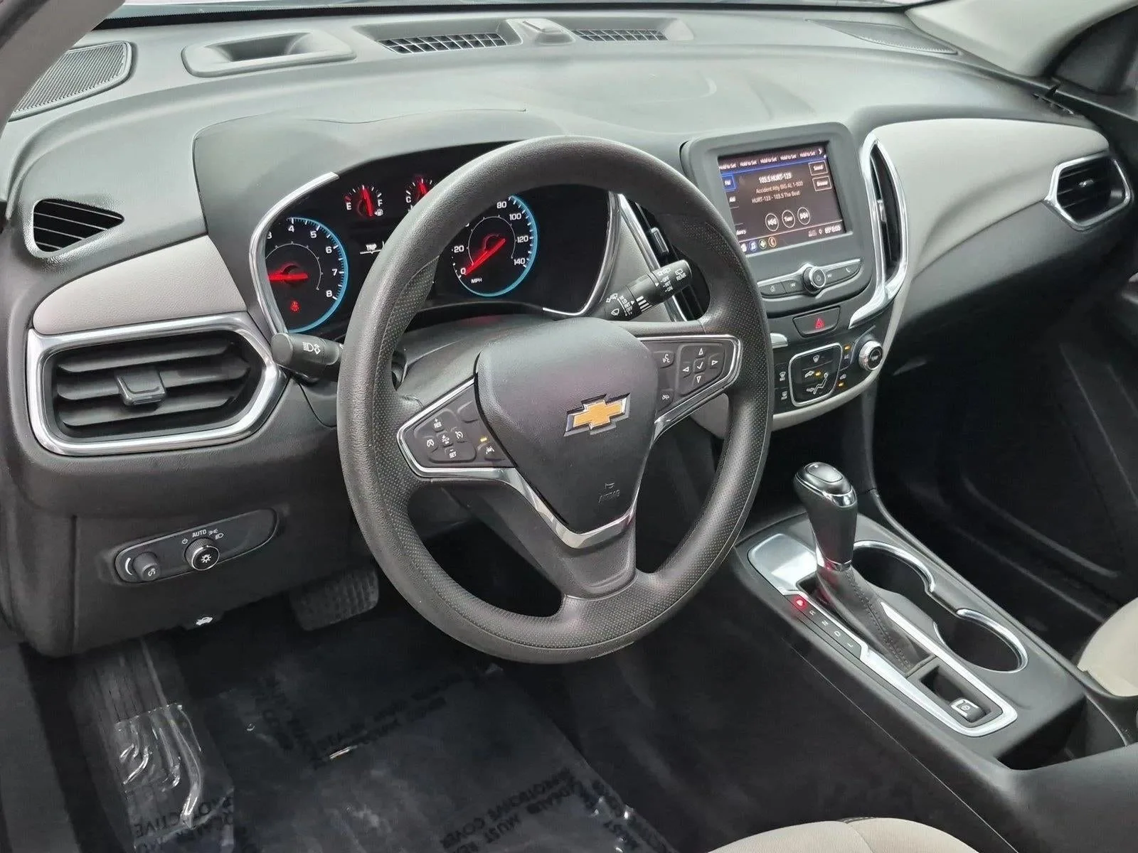 2020 Chevrolet Equinox LS photo 10