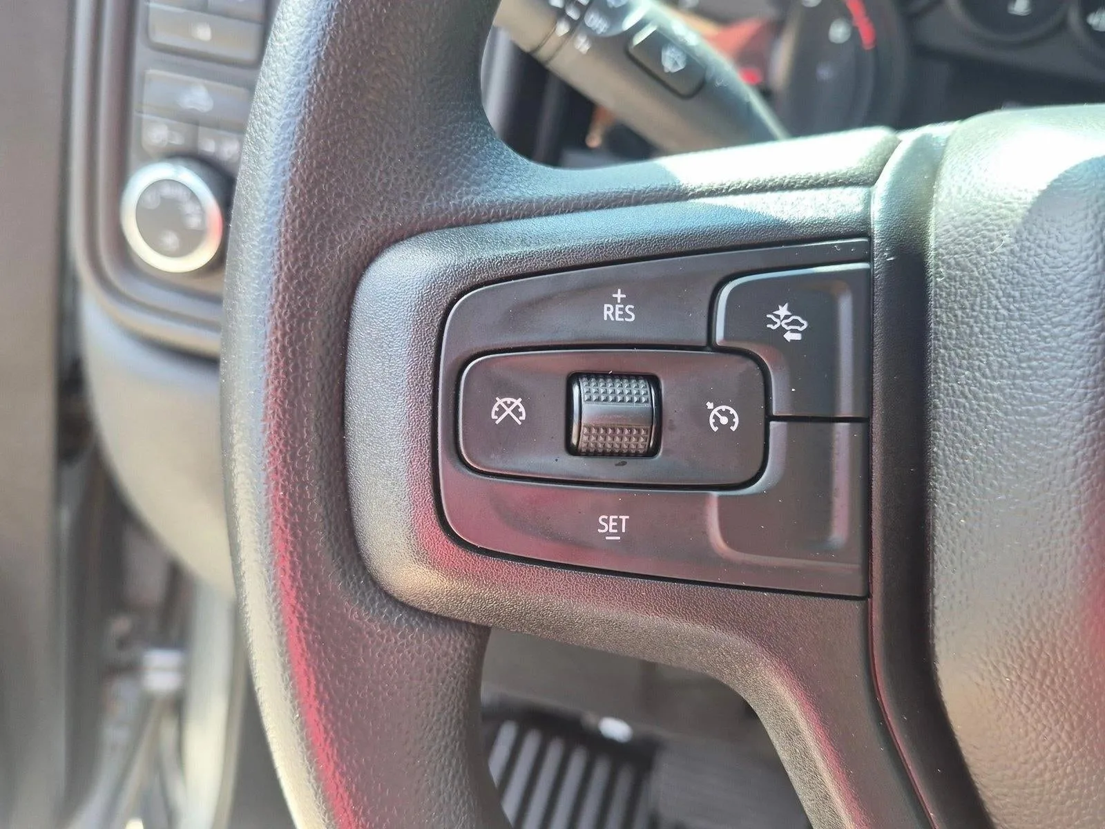 2024 Chevrolet Silverado 2500 HD Custom photo 9