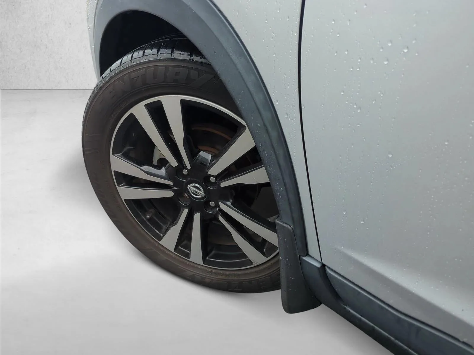 2020 Nissan Kicks SV FWD photo 10
