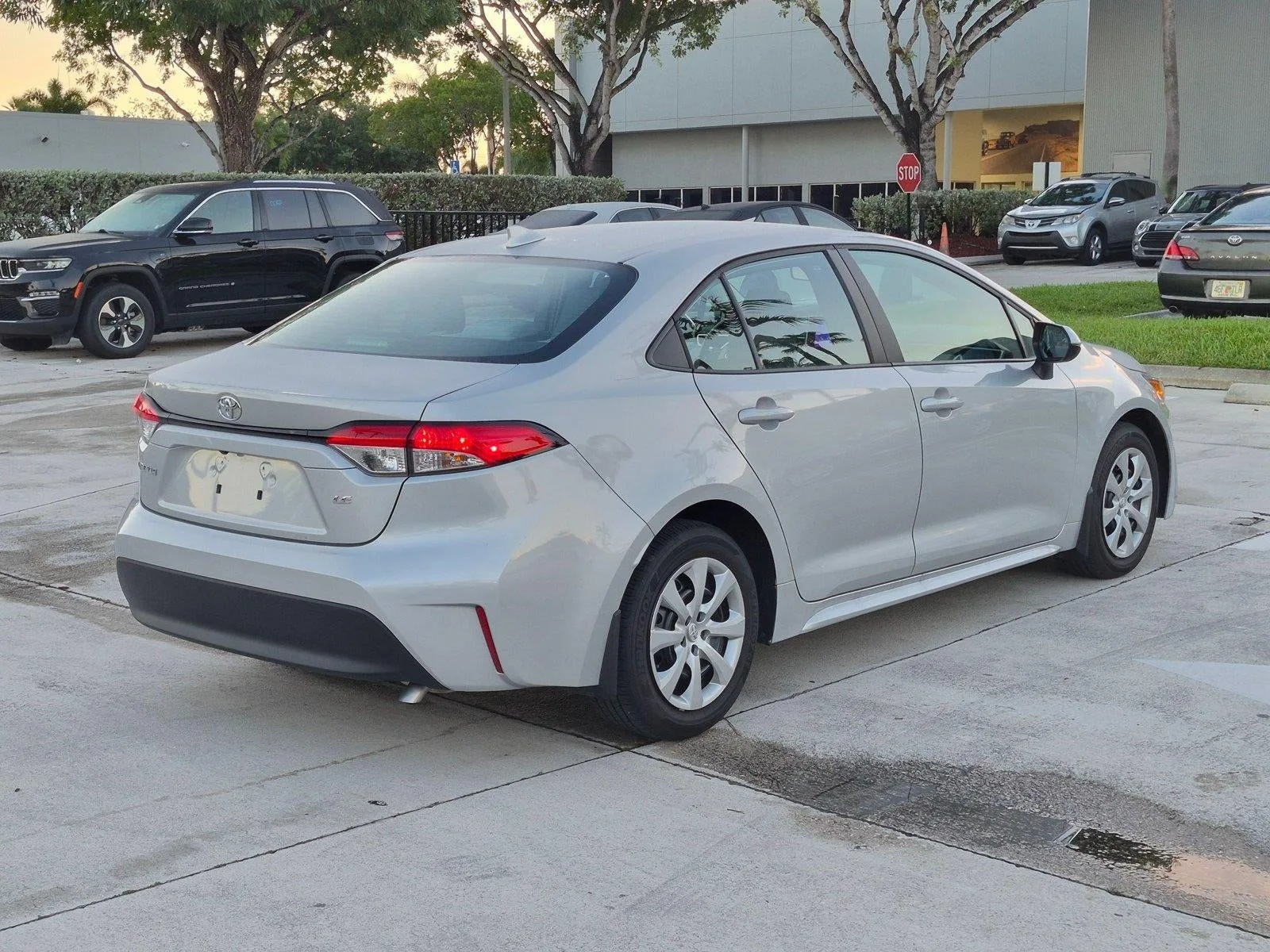 2025 Toyota Corolla LE CVT (Natl) photo 5