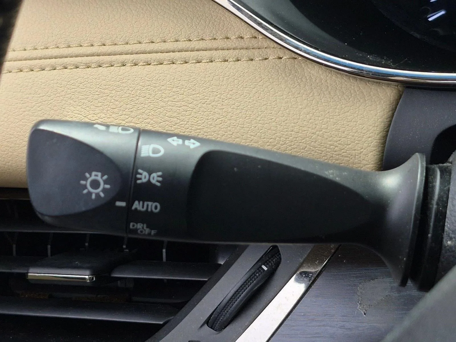 2017 Toyota Avalon XLE (SE) photo 8