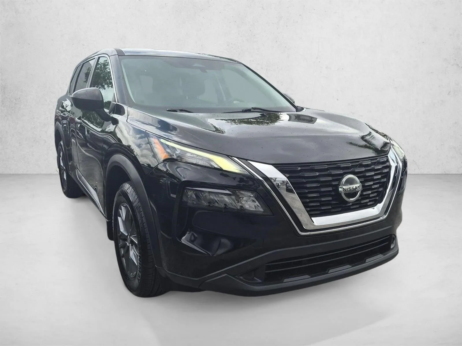 2021 Nissan Rogue FWD S photo 3