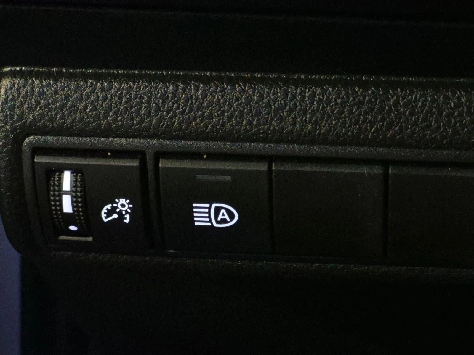 2024 Toyota Corolla LE CVT (Natl) photo 9