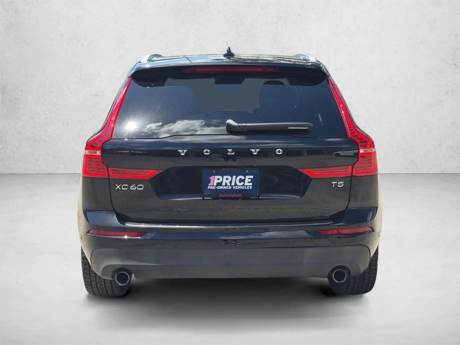 2019 Volvo XC60 T5 FWD Momentum photo 7
