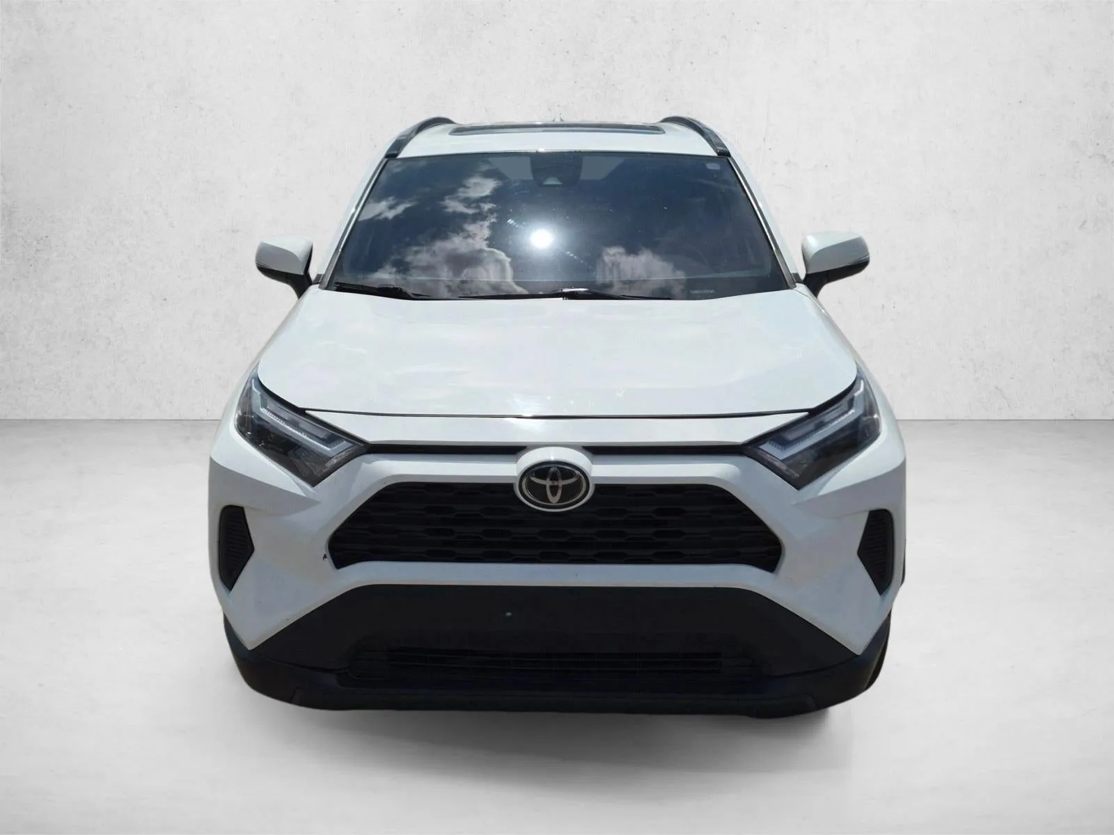 2023 Toyota RAV4 XLE photo 2