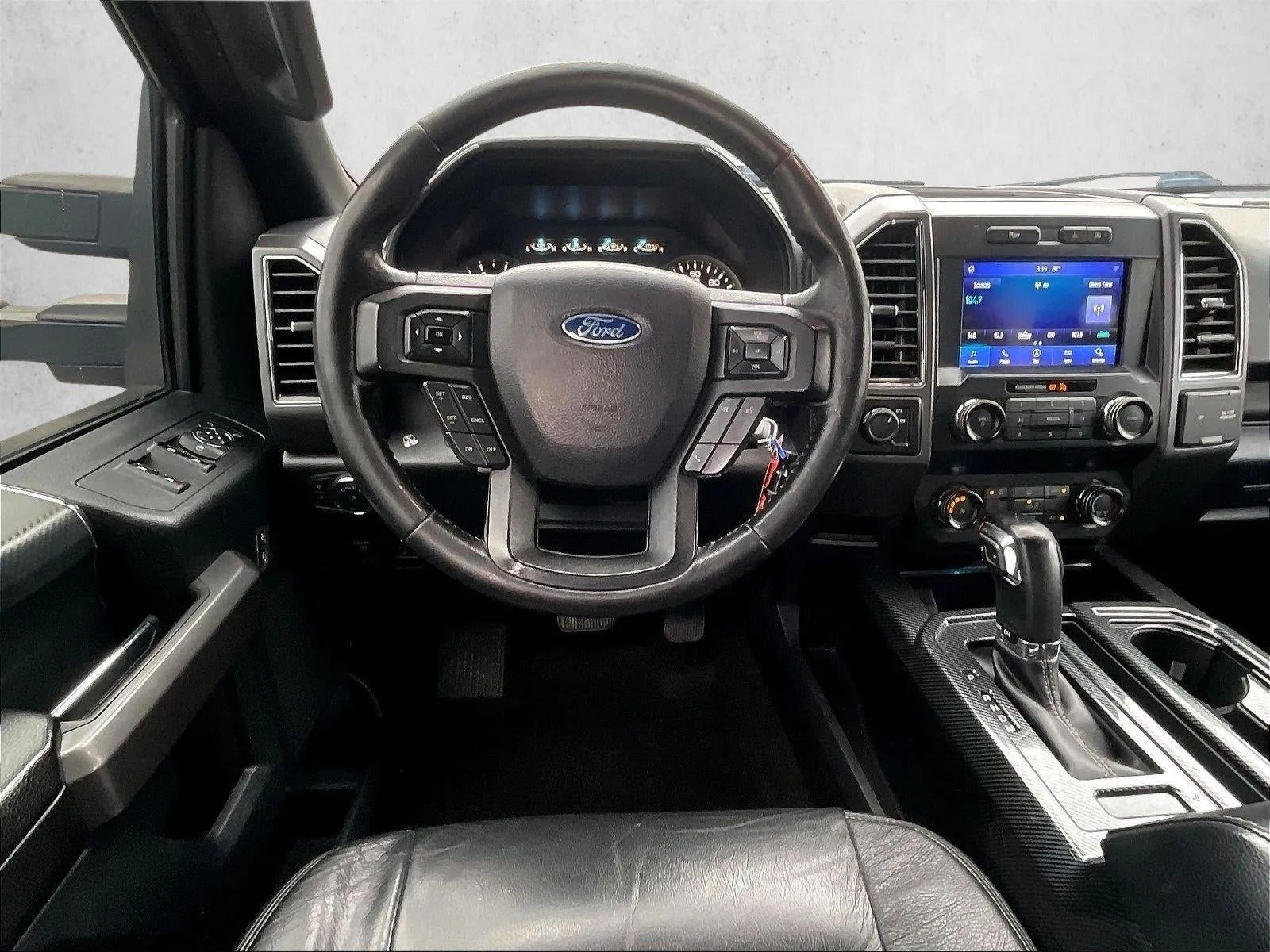 2019 Ford F-150 XLT 2WD SuperCrew 5.5' Box photo 7