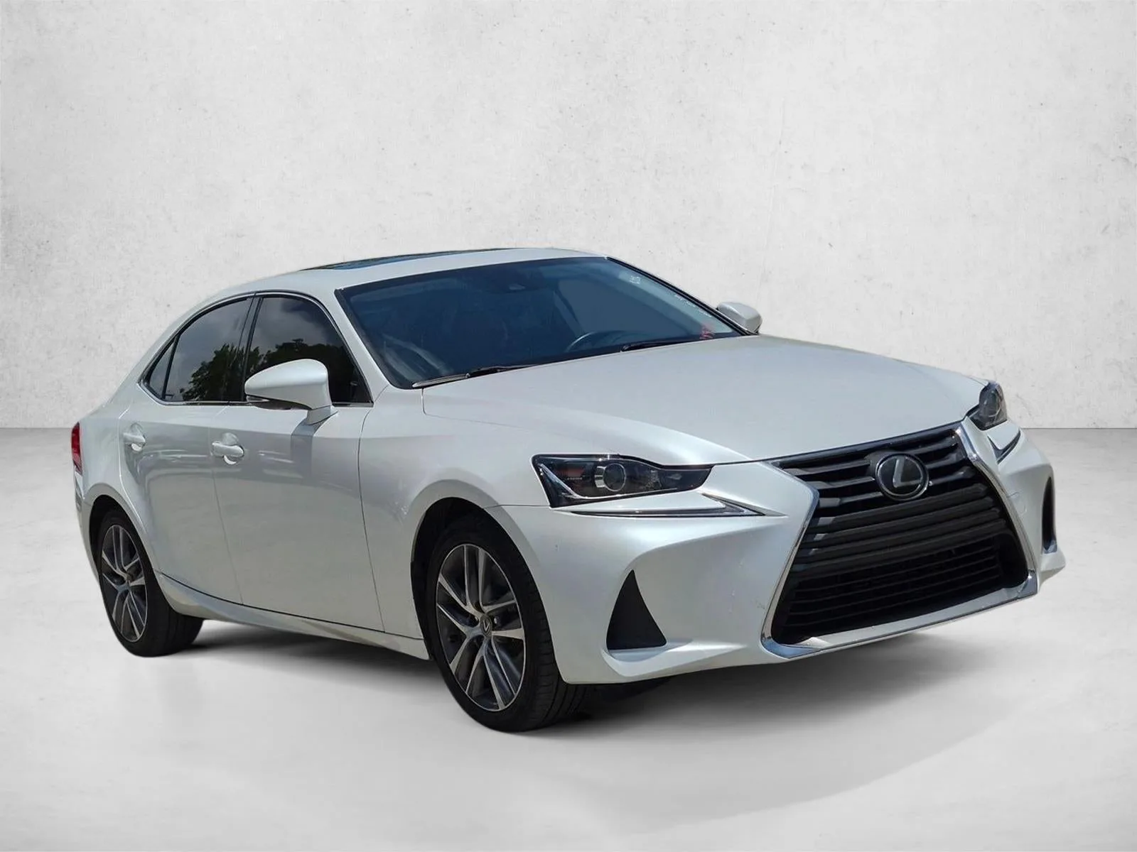2020 Lexus IS photo 3