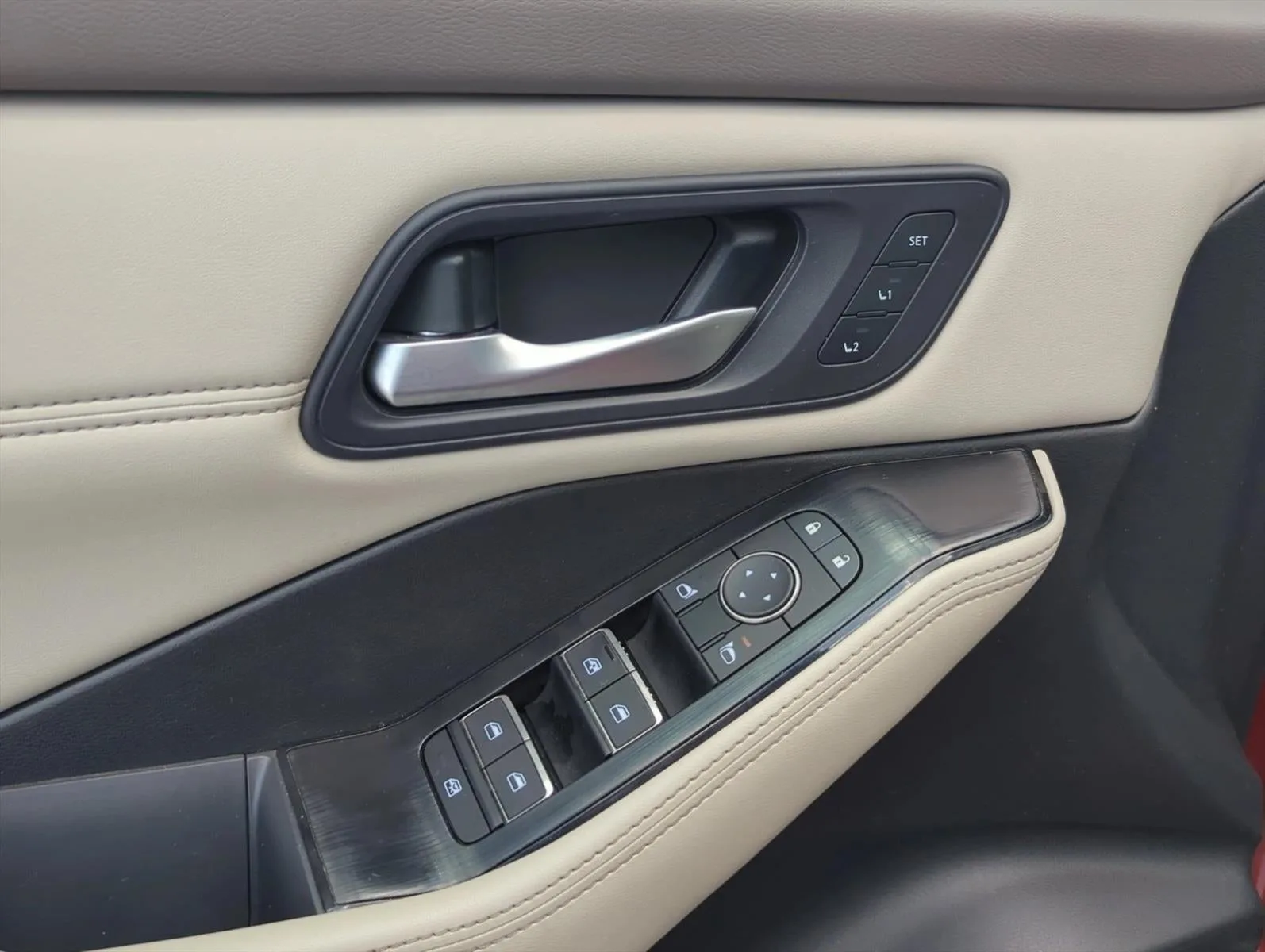 2023 Nissan Rogue FWD SL photo 8