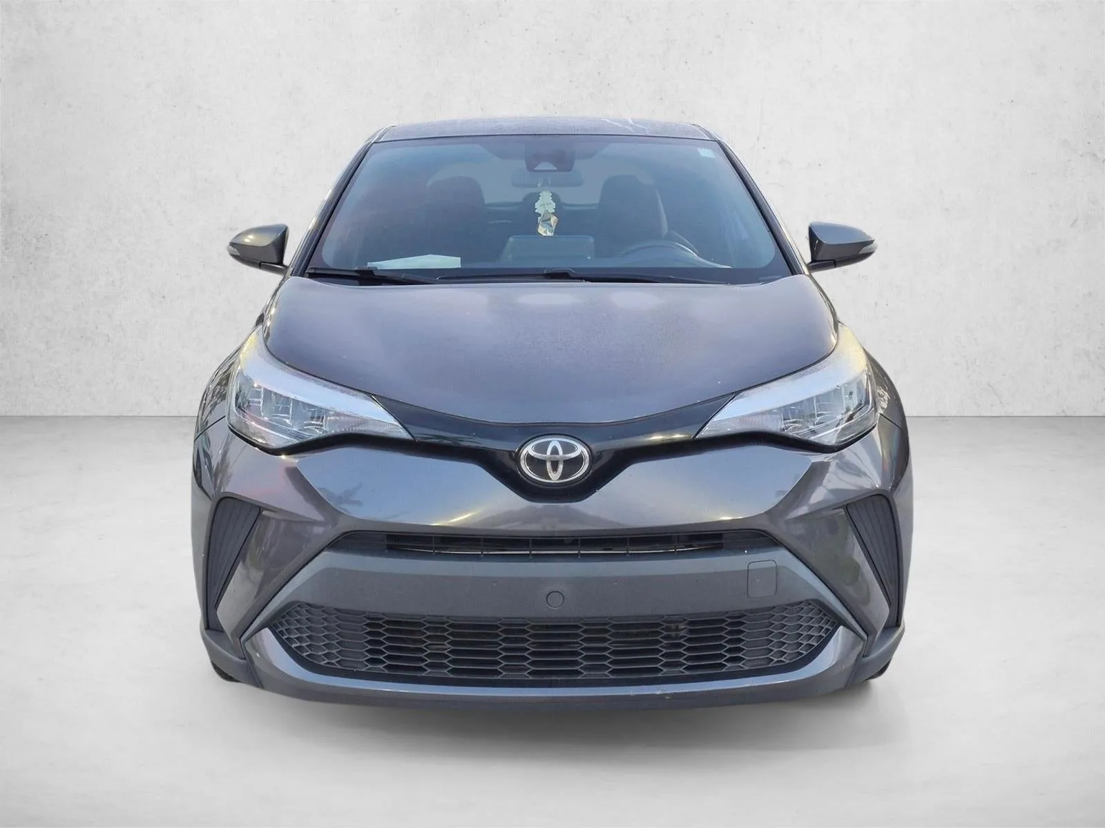 2021 Toyota C-HR XLE FWD (Natl) photo 2