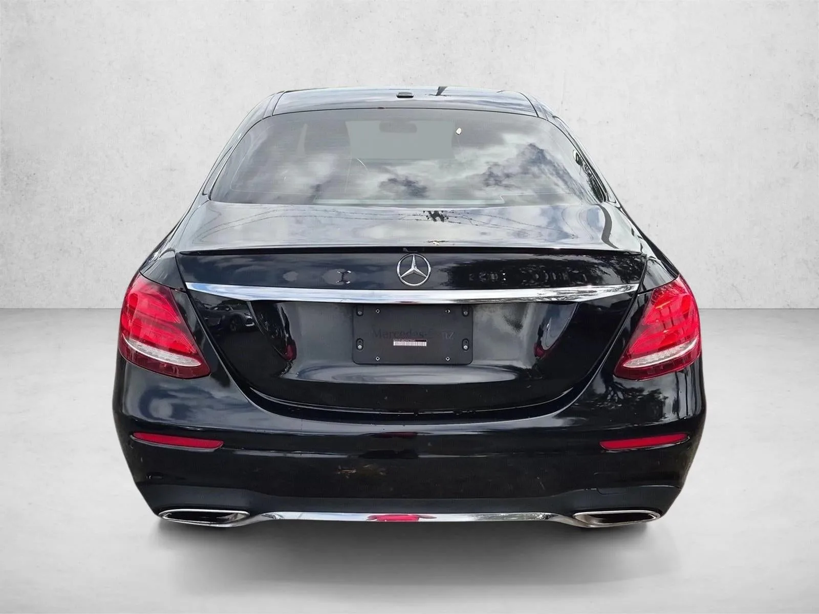 2017 Mercedes-Benz E 300 E 300 Luxury photo 7