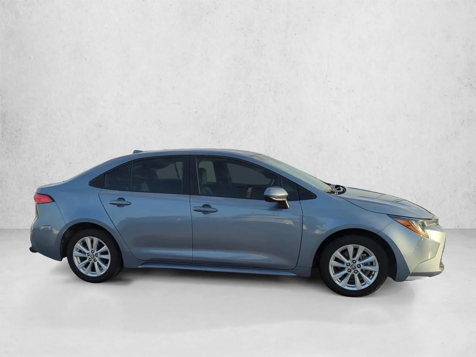 2023 Toyota Corolla LE CVT (Natl) photo 4