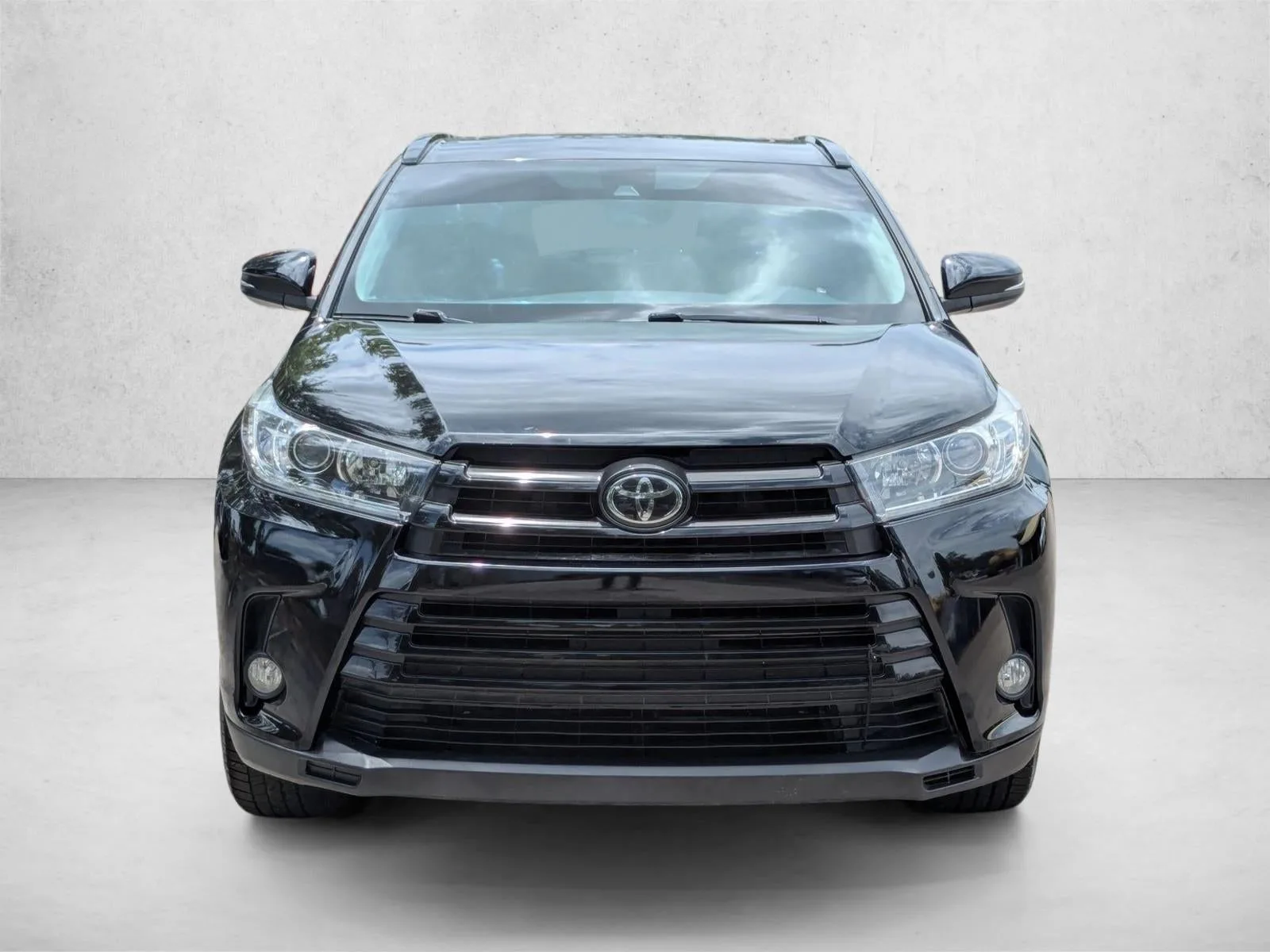 2017 Toyota Highlander SE V6 FWD (Natl) photo 2