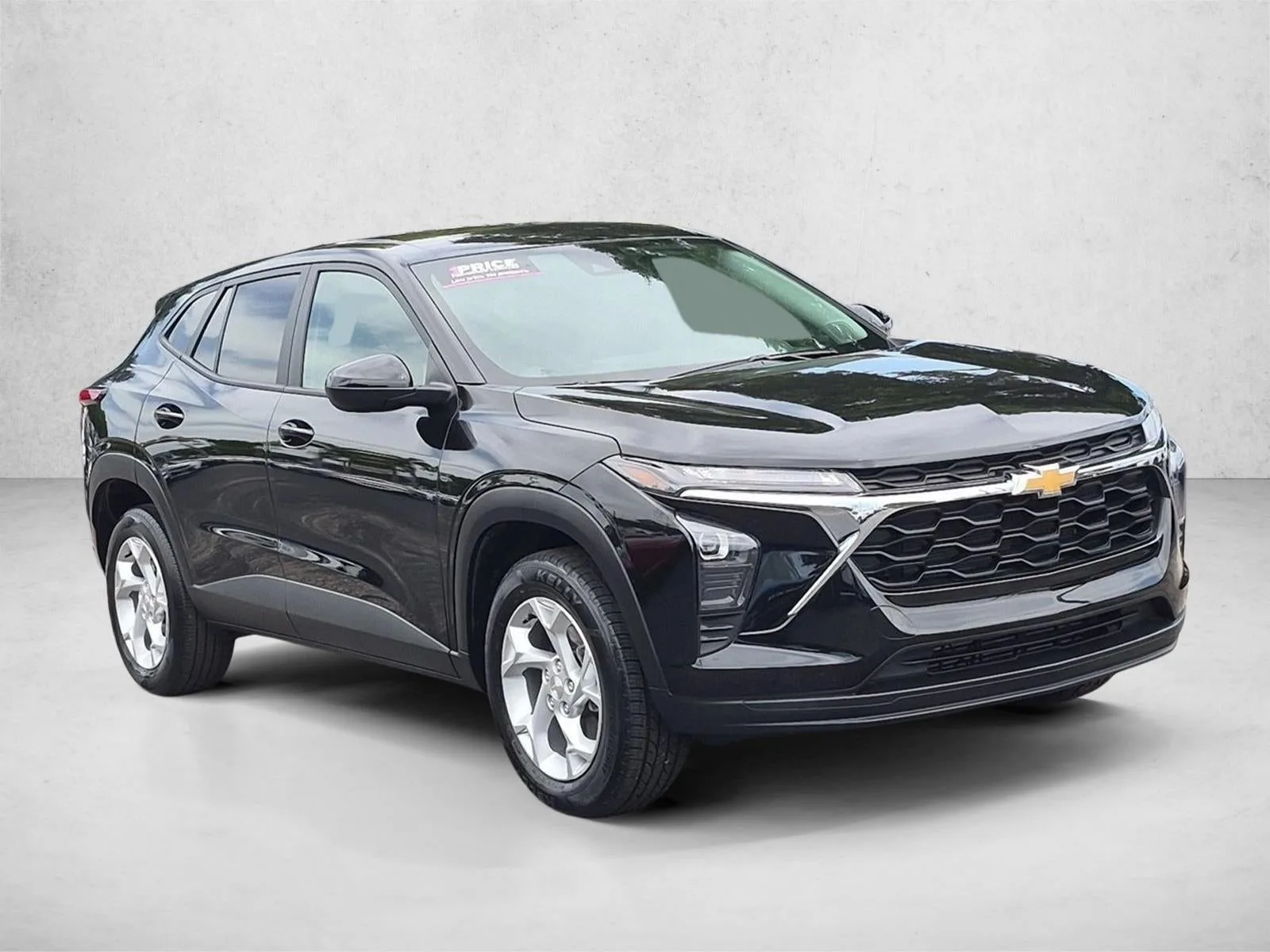 2024 Chevrolet Trax LS photo 3
