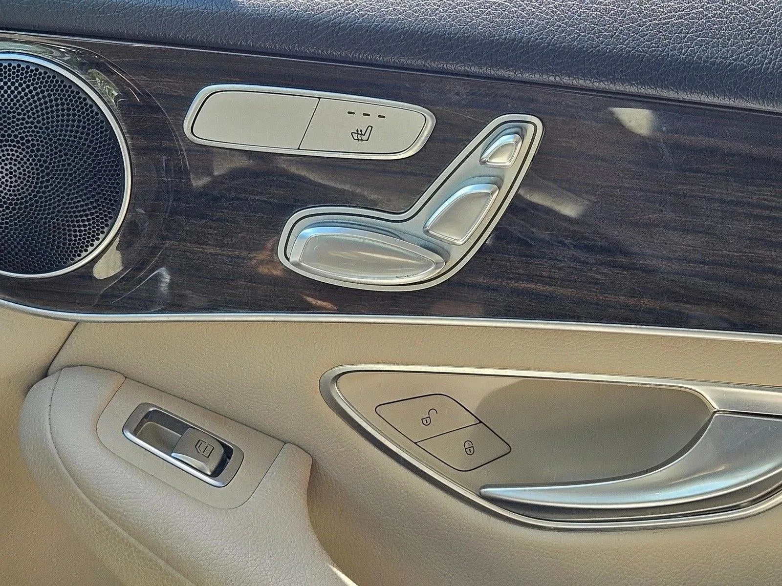 2019 Mercedes-Benz GLC GLC 300 SUV photo 9