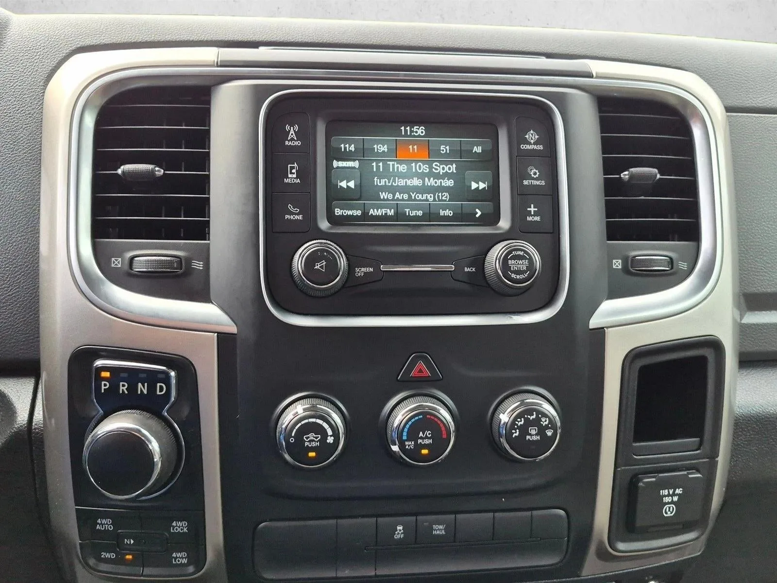 2016 RAM 1500 4WD Quad Cab 6.4 Ft Box Big Horn photo 11