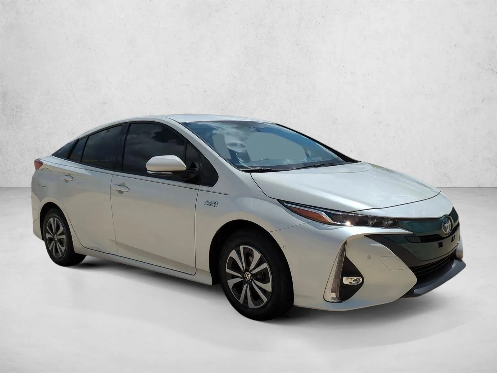 2018 Toyota Prius Prime Advanced (Natl) photo 3