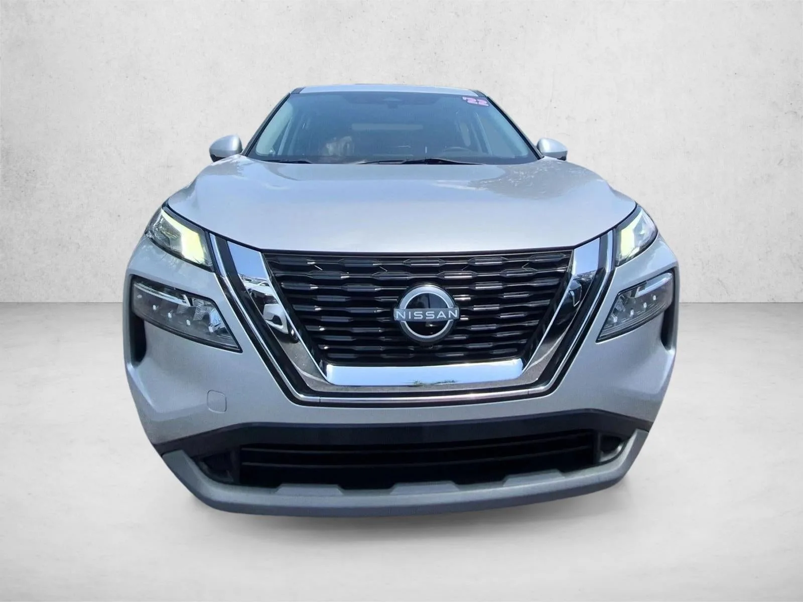 2022 Nissan Rogue FWD SV photo 2