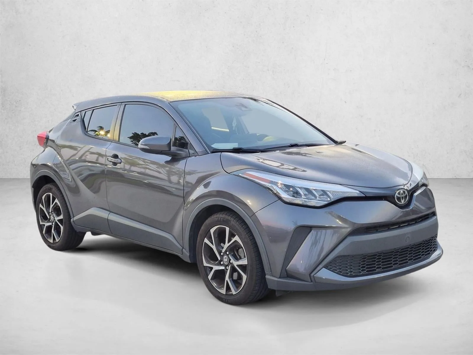 2021 Toyota C-HR XLE FWD (Natl) photo 3
