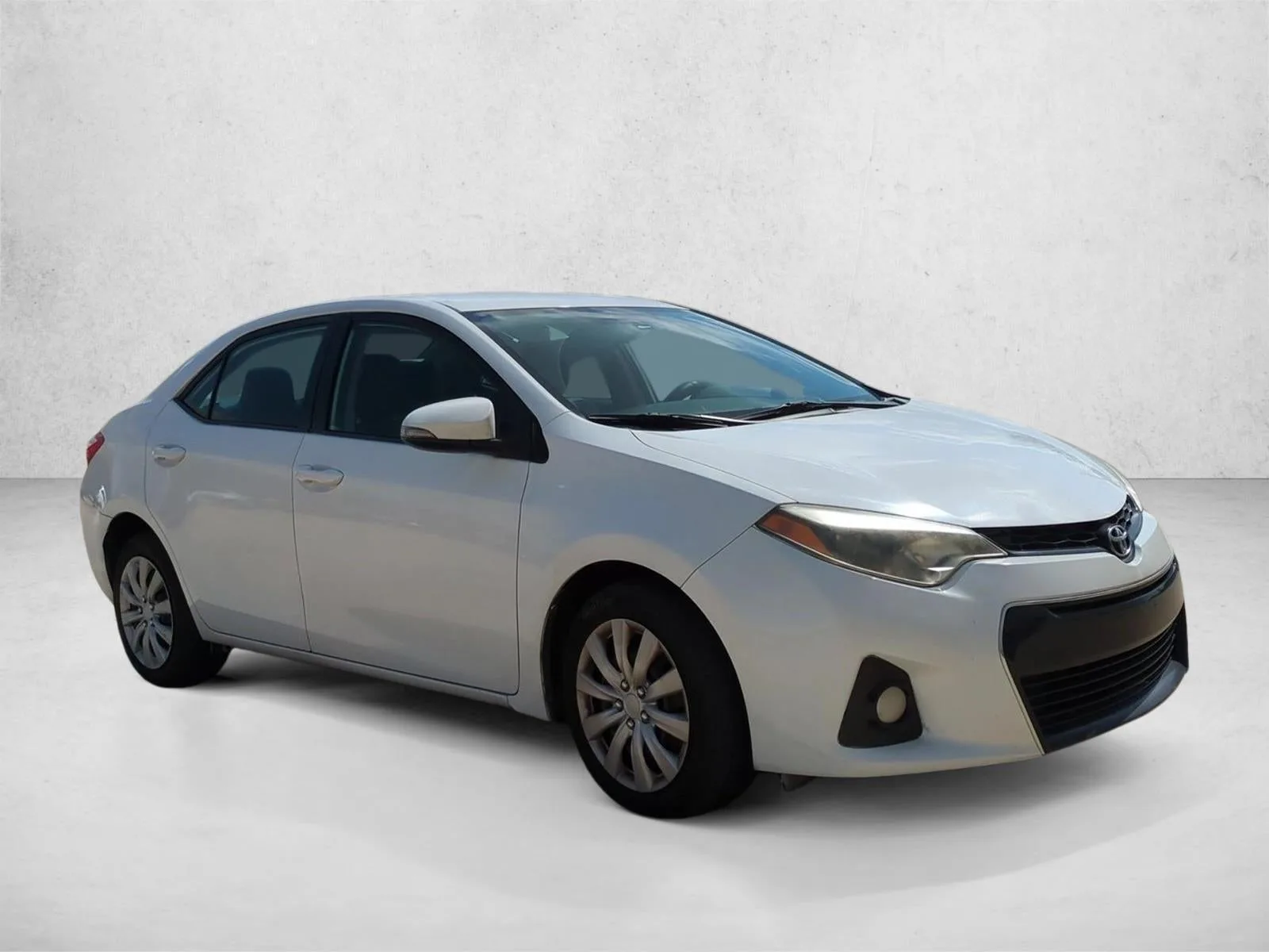2015 Toyota Corolla 4dr Sdn CVT Auto S (SE) photo 3