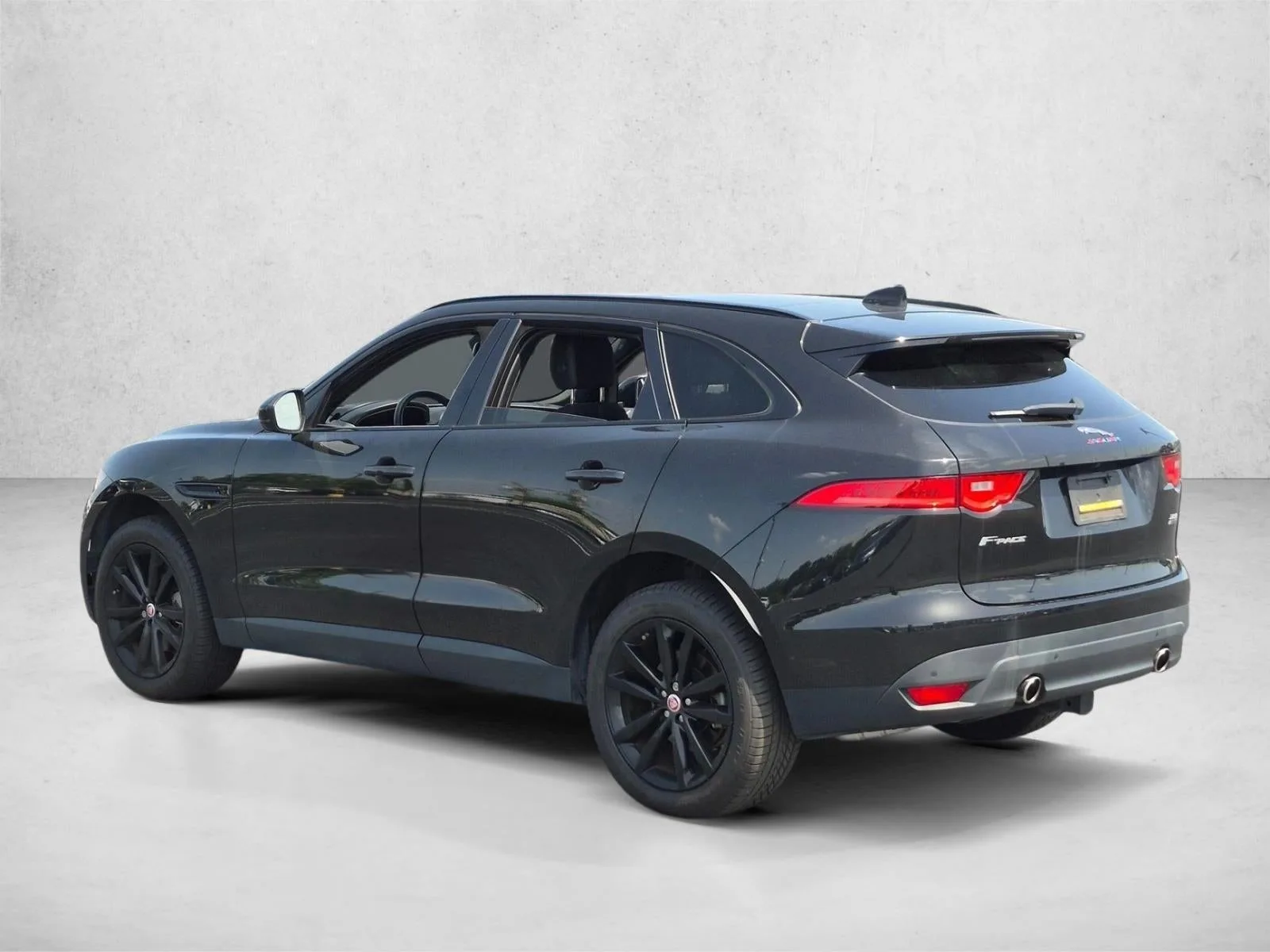 2017 Jaguar F-PACE 35t Prestige photo 7
