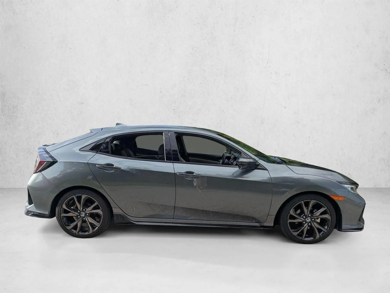 2017 Honda Civic Hatchback Sport Touring CVT photo 4