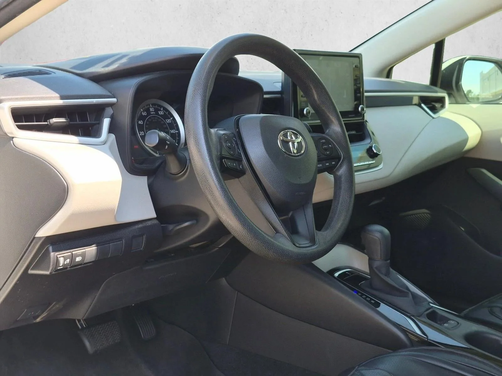 2022 Toyota Corolla LE CVT (Natl) photo 2