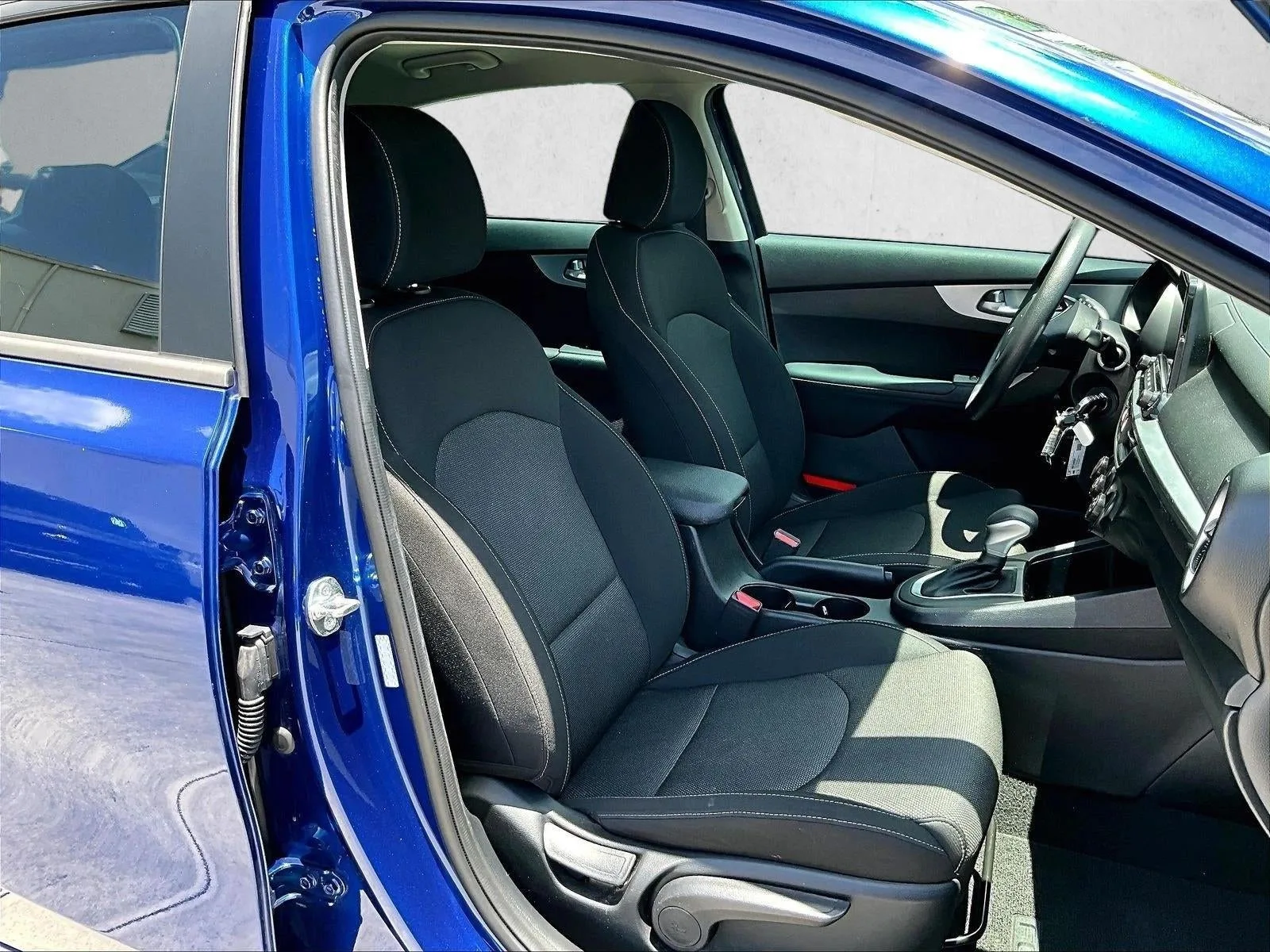 2024 Kia Forte LXS photo 9