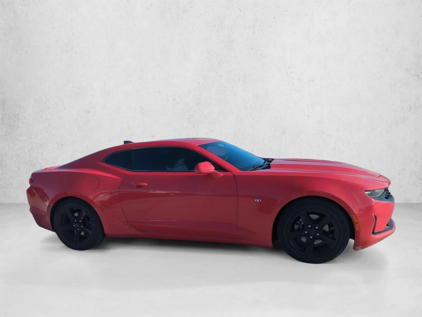 2019 Chevrolet Camaro 2dr Coupe 1LT photo 5