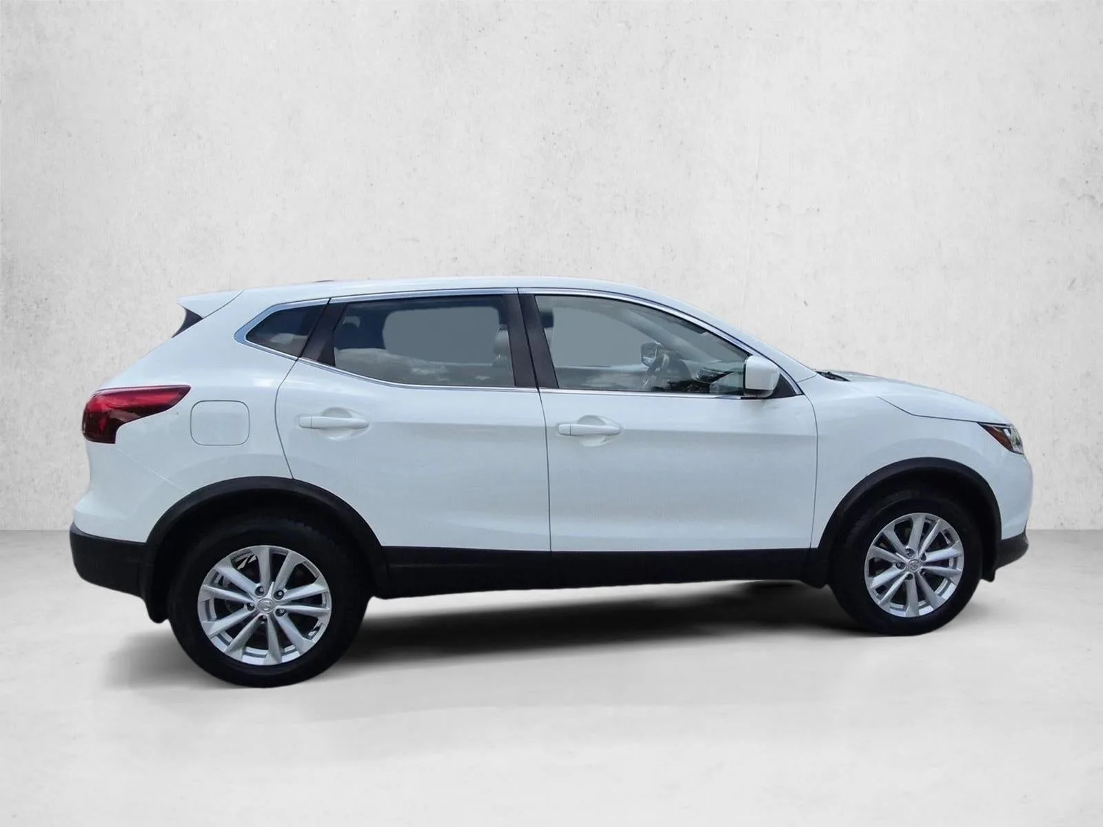2018 Nissan Rogue Sport 2018.5 FWD S photo 4