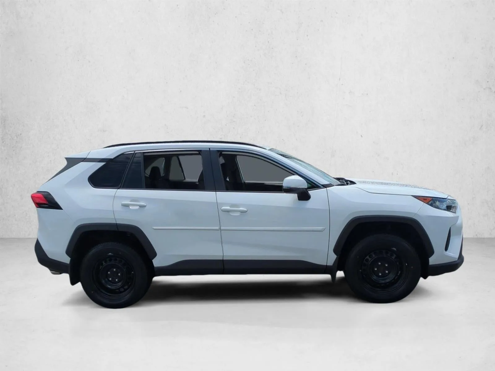 2020 Toyota RAV4 LE AWD (Natl) photo 4