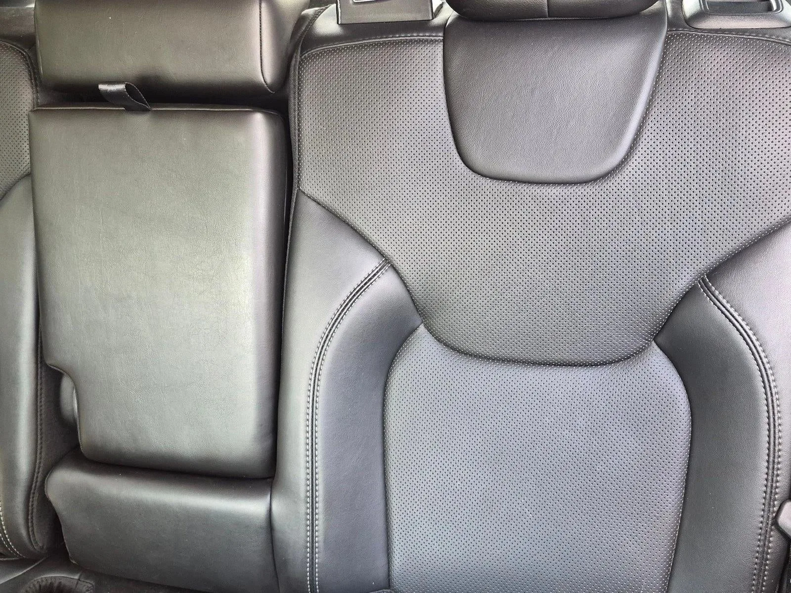 2021 Jeep Cherokee Latitude Lux 4x4 photo 11