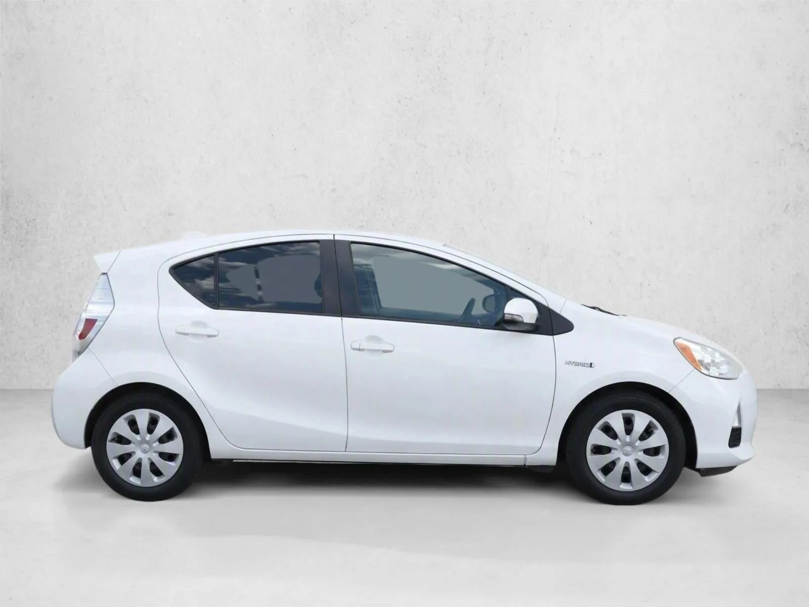 2012 Toyota Prius c 5dr HB Two (Natl) photo 8
