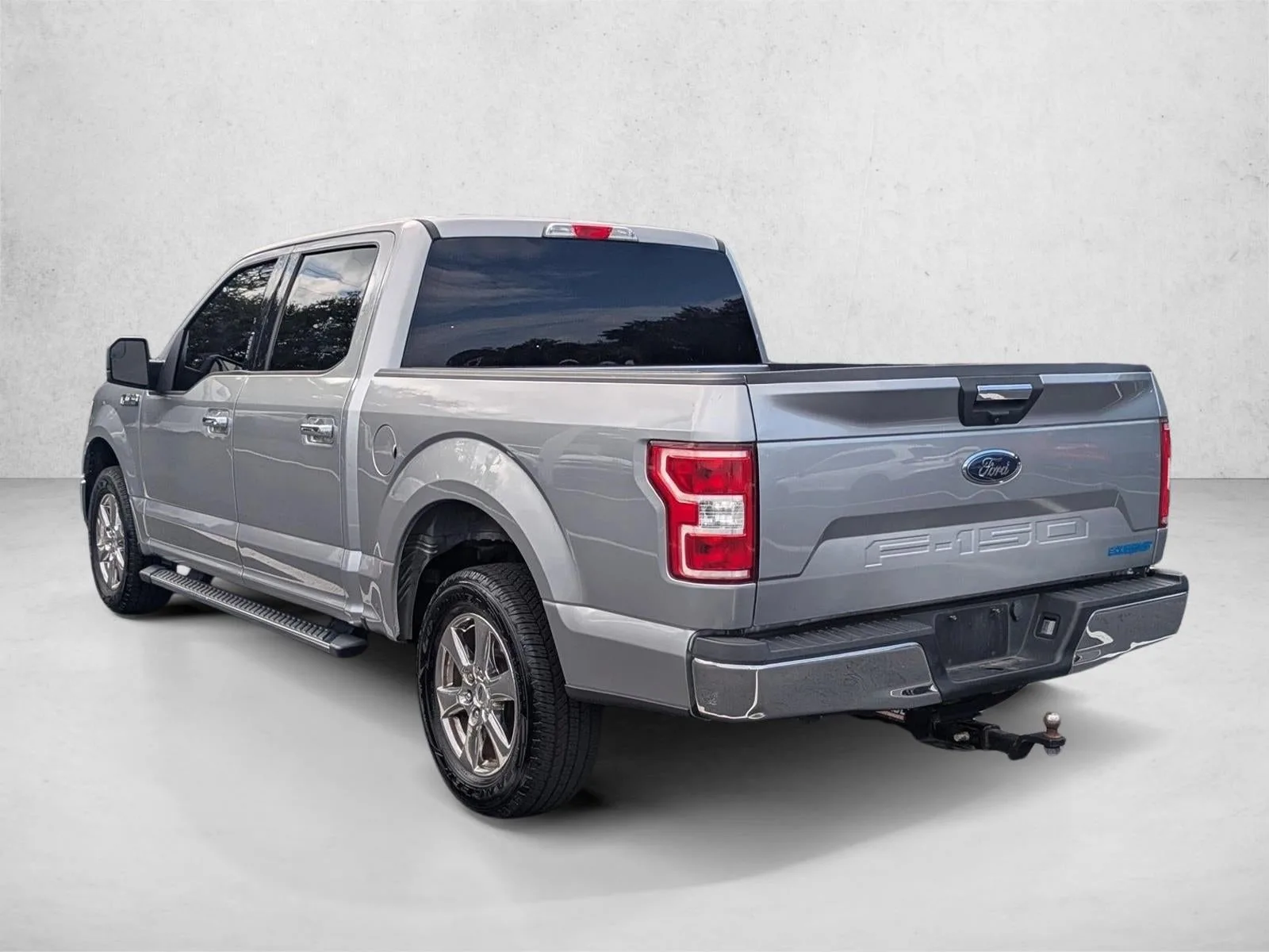 2020 Ford F-150 XLT 2WD SuperCrew 5.5' Box photo 8