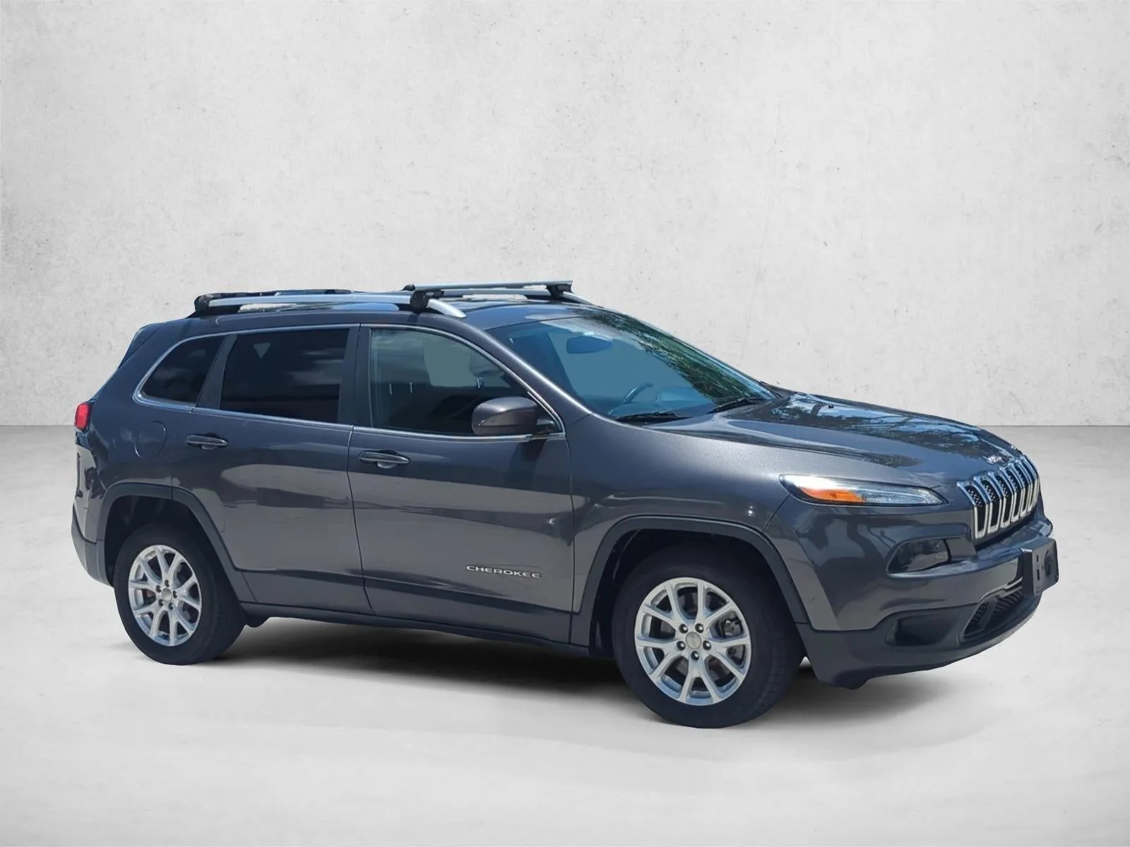 2016 Jeep Cherokee FWD 4dr Latitude photo 3