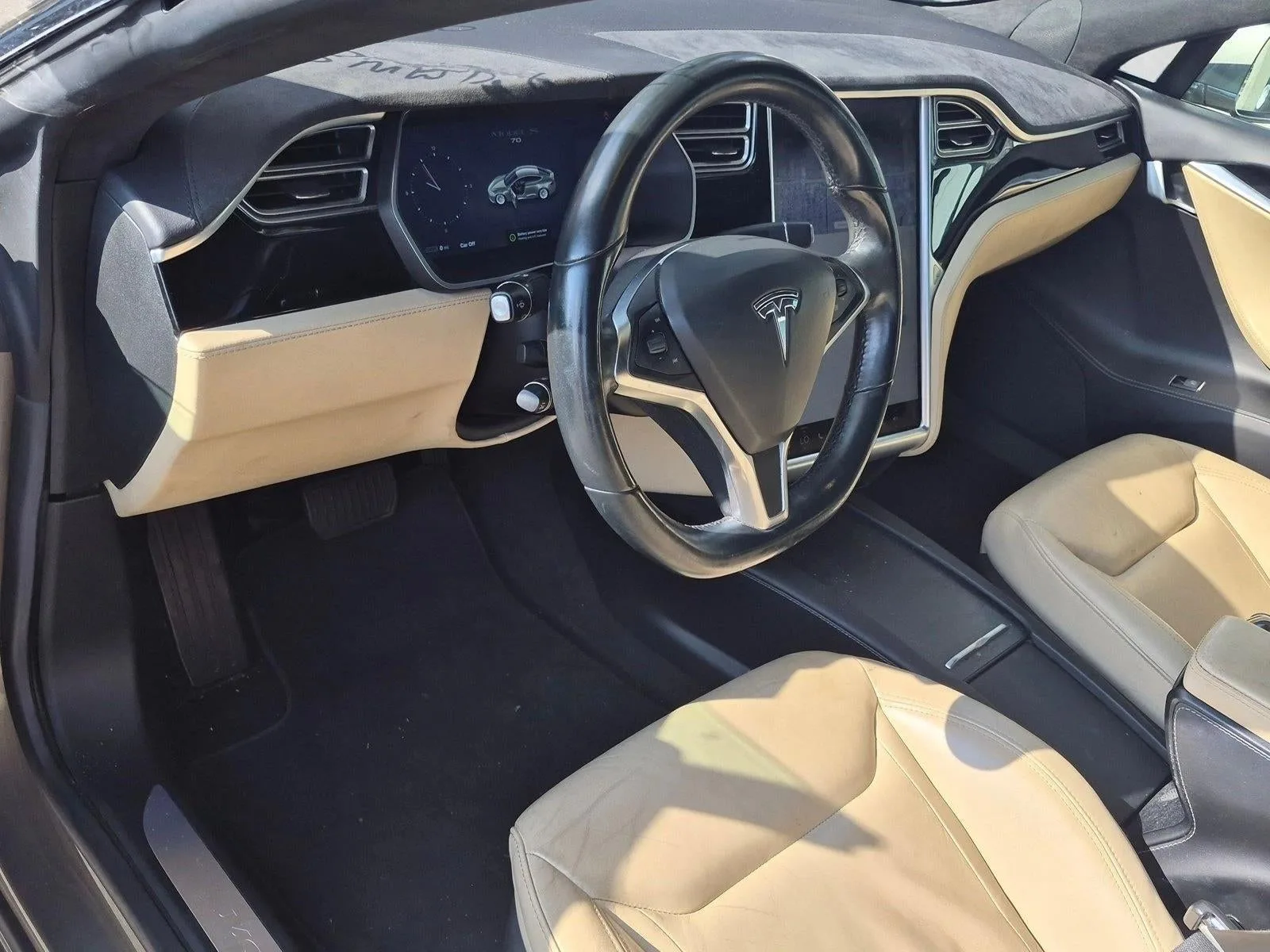 2016 Tesla Model S 70 kWh Battery photo 3