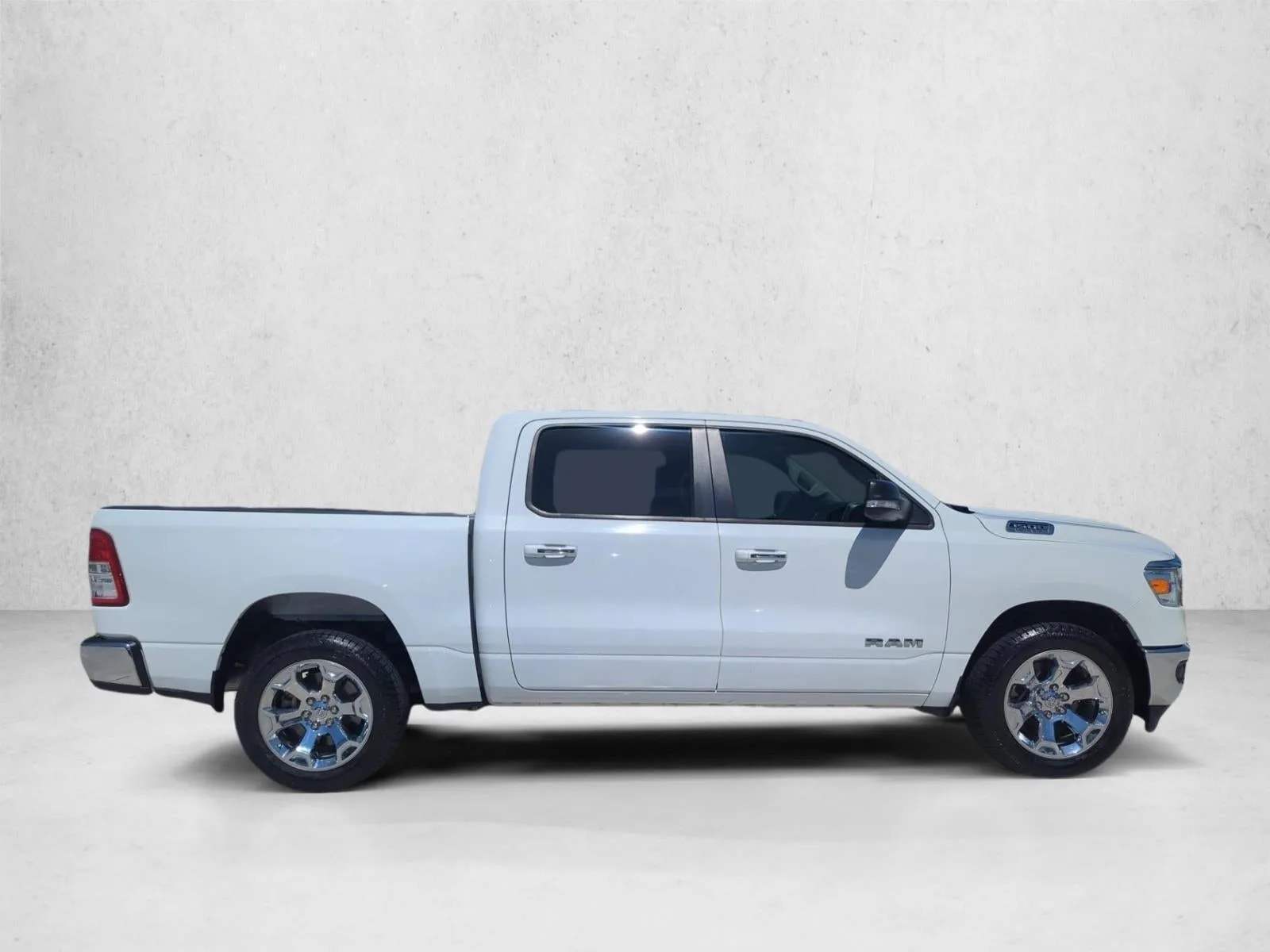 2020 RAM 1500 Lone Star 4x2 Crew Cab 5'7" Box photo 4