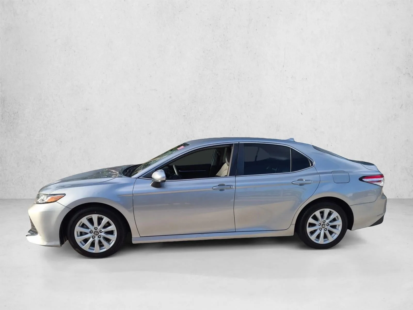 2020 Toyota Camry LE Auto (SE) photo 8