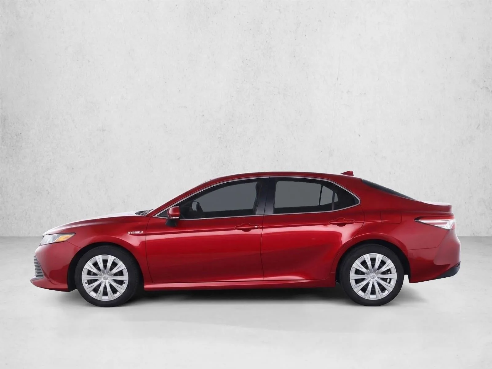 2019 Toyota Camry Hybrid LE CVT (Natl) photo 4