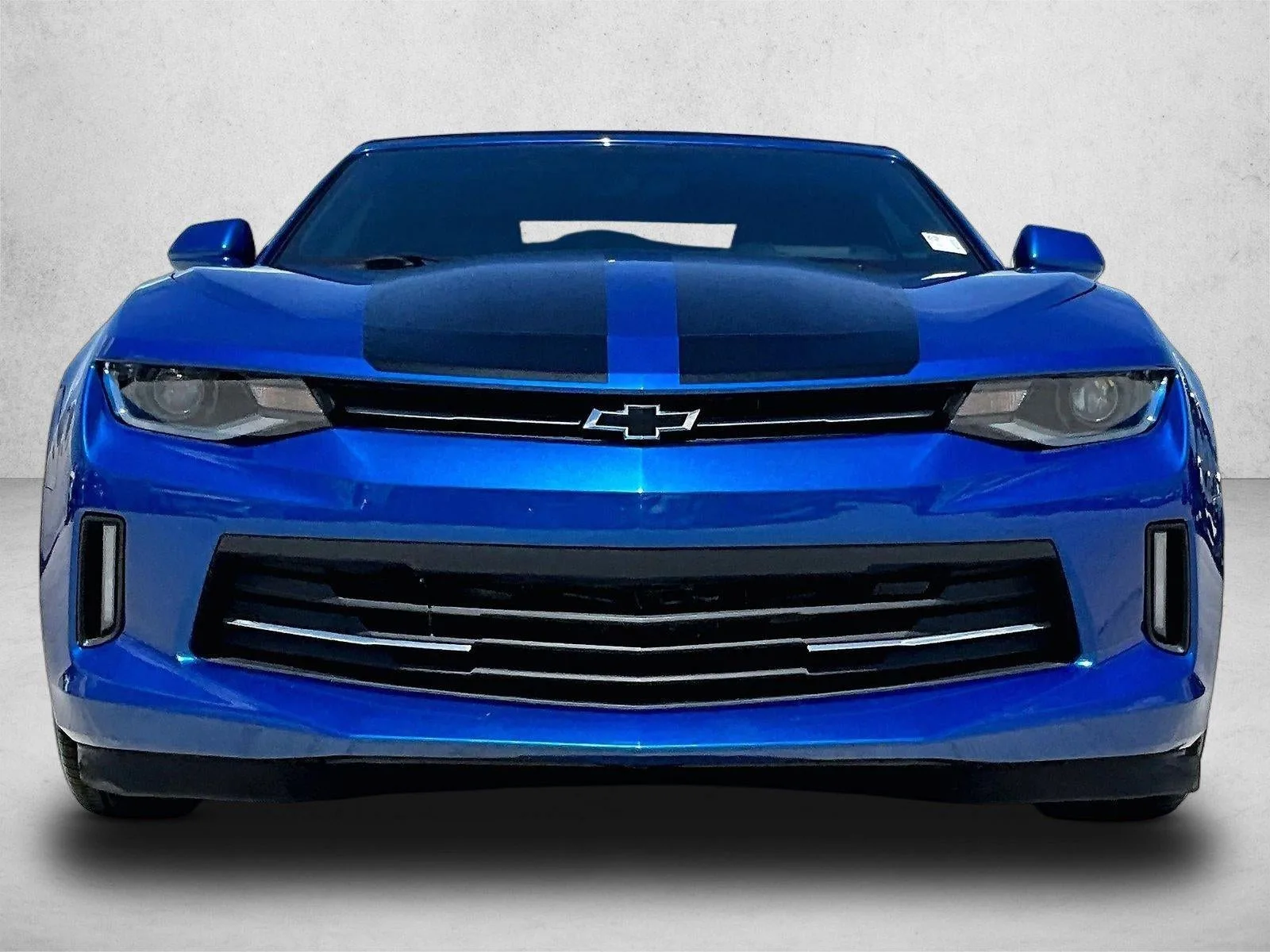 2017 Chevrolet Camaro 2dr Convertible 2LT photo 3