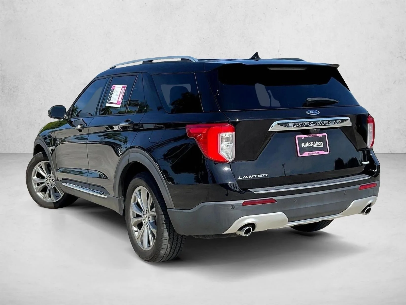 2020 Ford Explorer Limited RWD photo 12