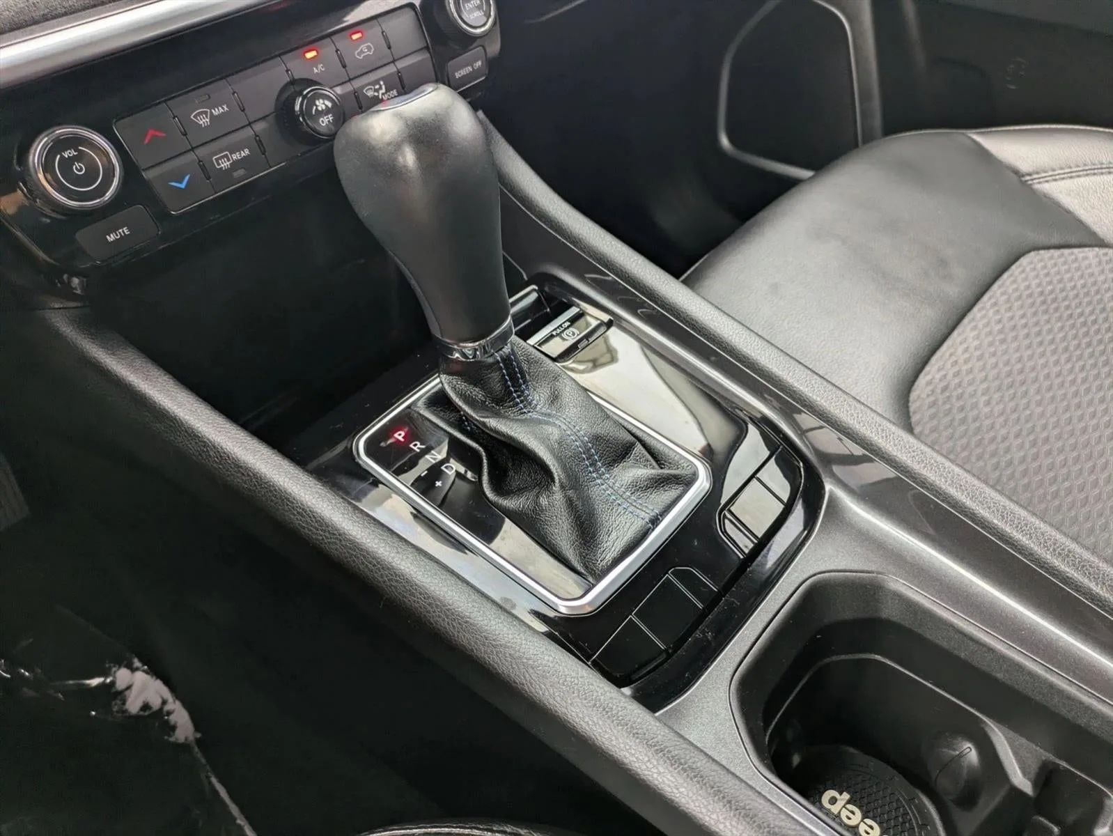 2022 Jeep Compass Latitude FWD photo 12