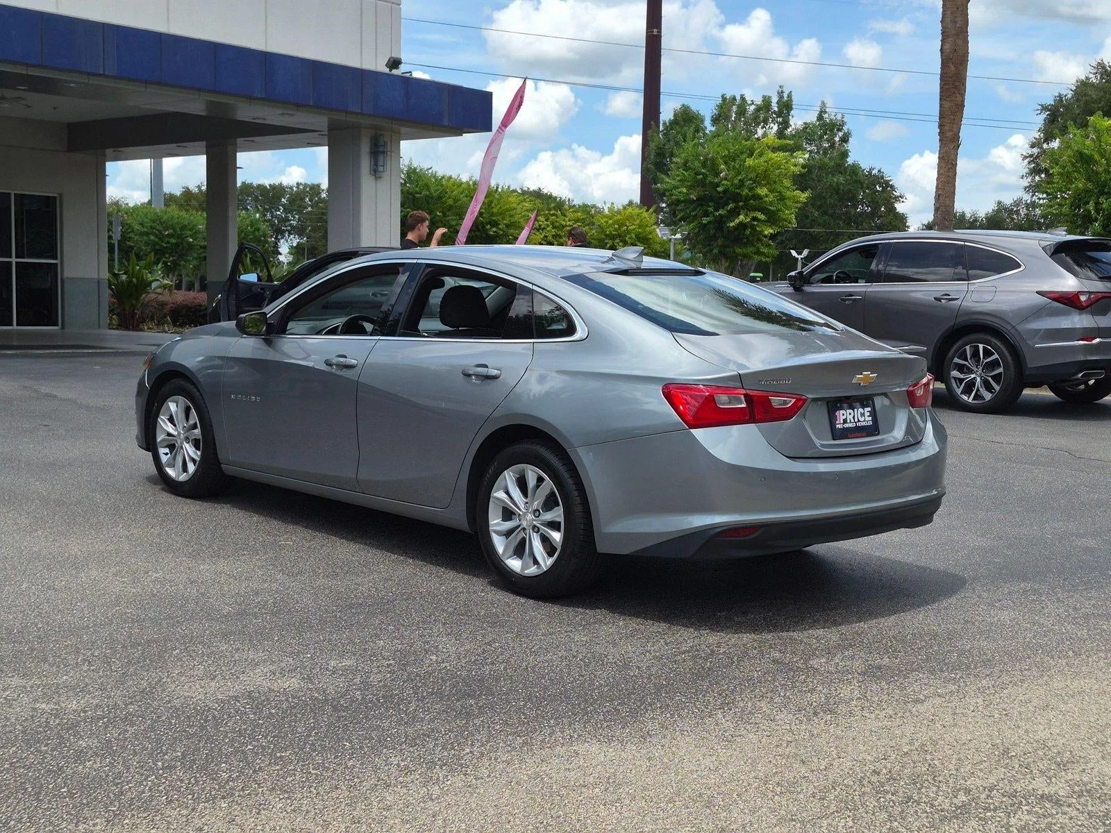 2024 Chevrolet Malibu LT photo 8