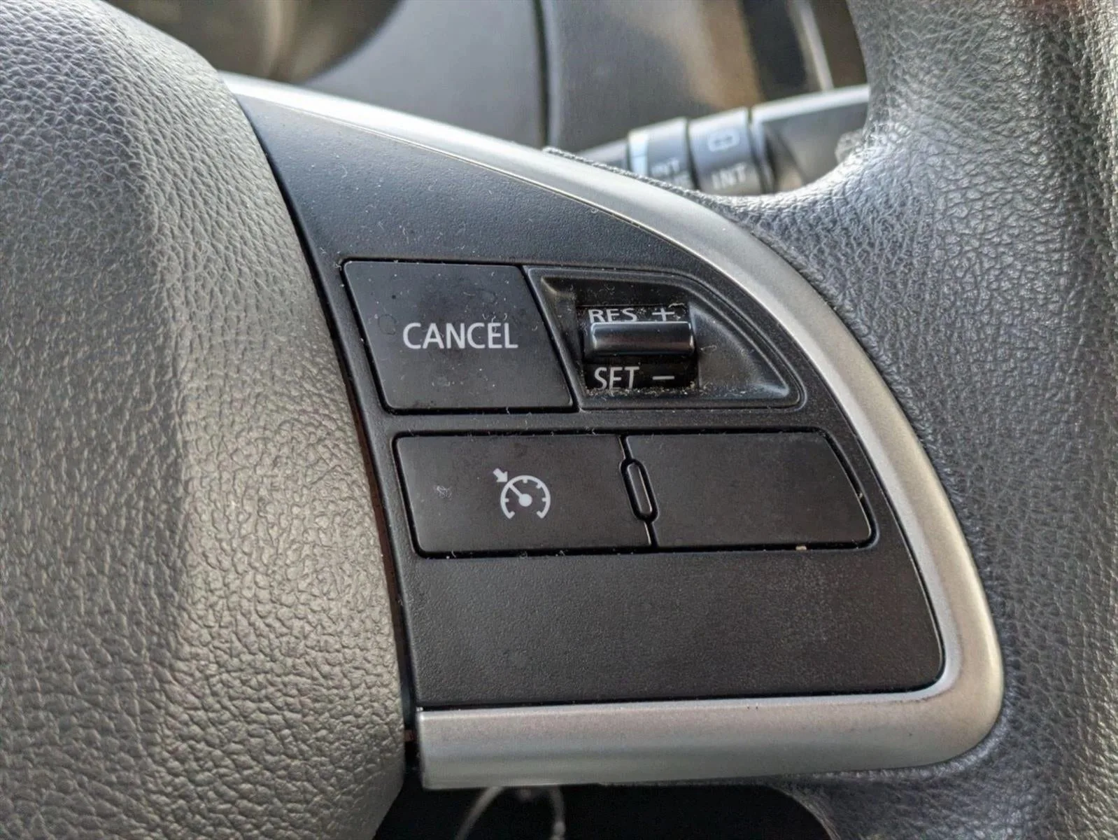 2024 Mitsubishi Mirage ES CVT photo 6