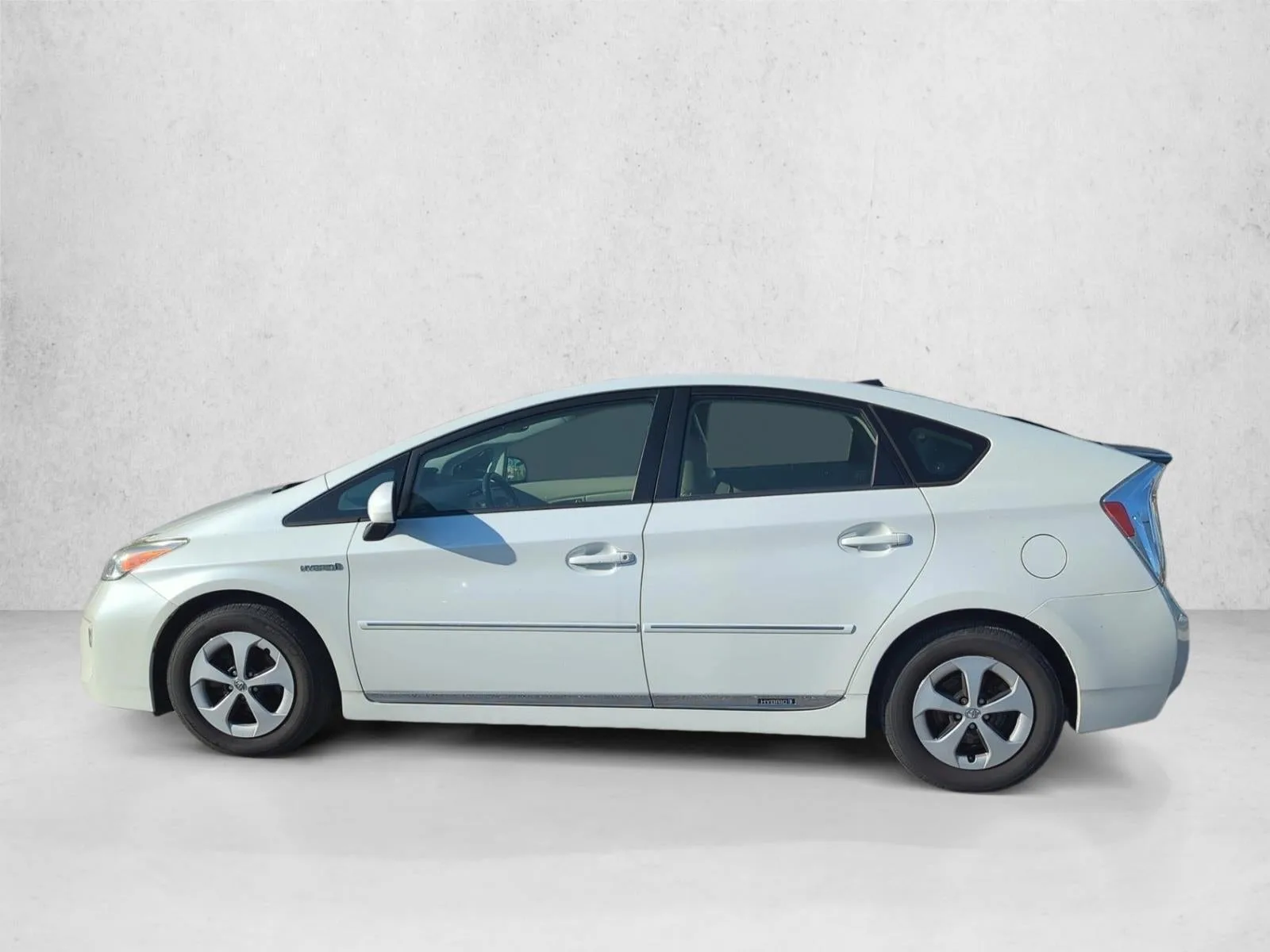 2014 Toyota Prius 5dr HB Four (Natl) photo 5