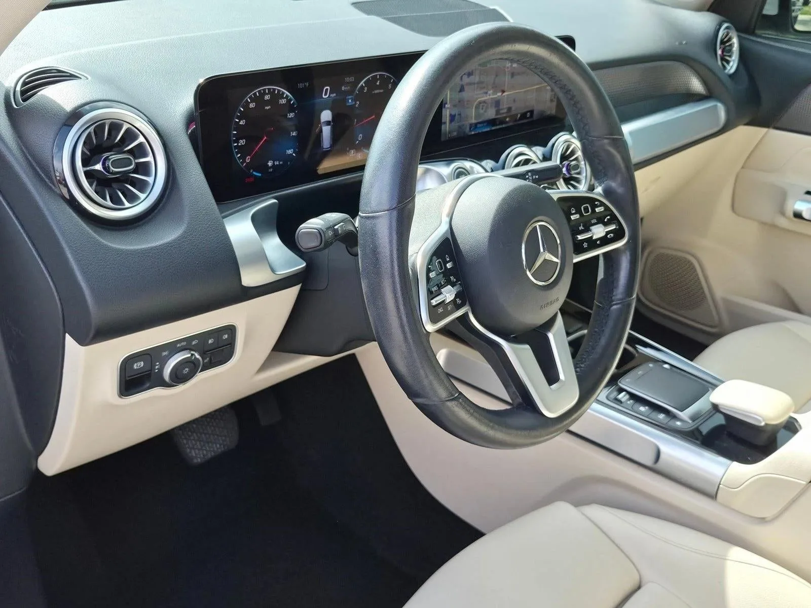 2022 Mercedes-Benz GLB GLB 250 4MATIC® SUV photo 9